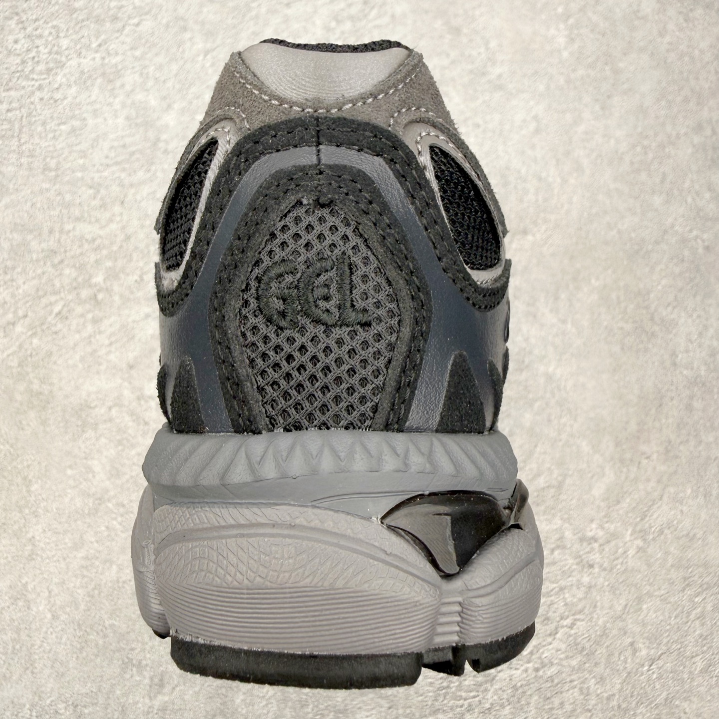＃ASICS 亚瑟士 GEL-NYC 男子复古缓震休闲运动跑步鞋 1203A383-002 石墨灰黑XN