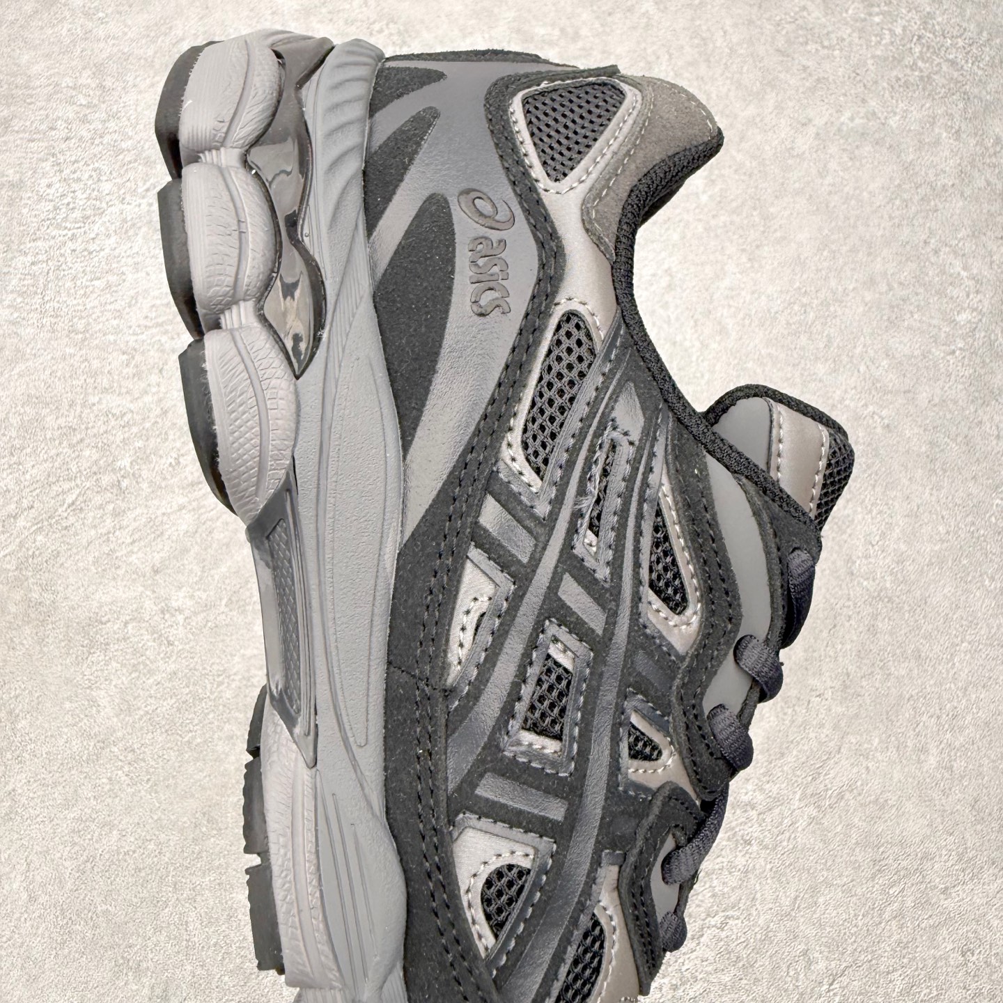 ＃ASICS 亚瑟士 GEL-NYC 男子复古缓震休闲运动跑步鞋 1203A383-002 石墨灰黑XN