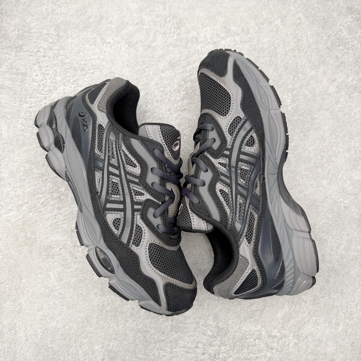 ＃ASICS 亚瑟士 GEL-NYC 男子复古缓震休闲运动跑步鞋 1203A383-002 石墨灰黑XN