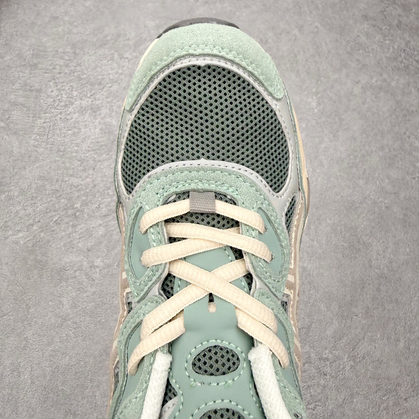 ASICS 亚瑟士 GEL-NYC 男子女子复古缓震休闲运动跑鞋 1203A383-302 常春藤绿灰X