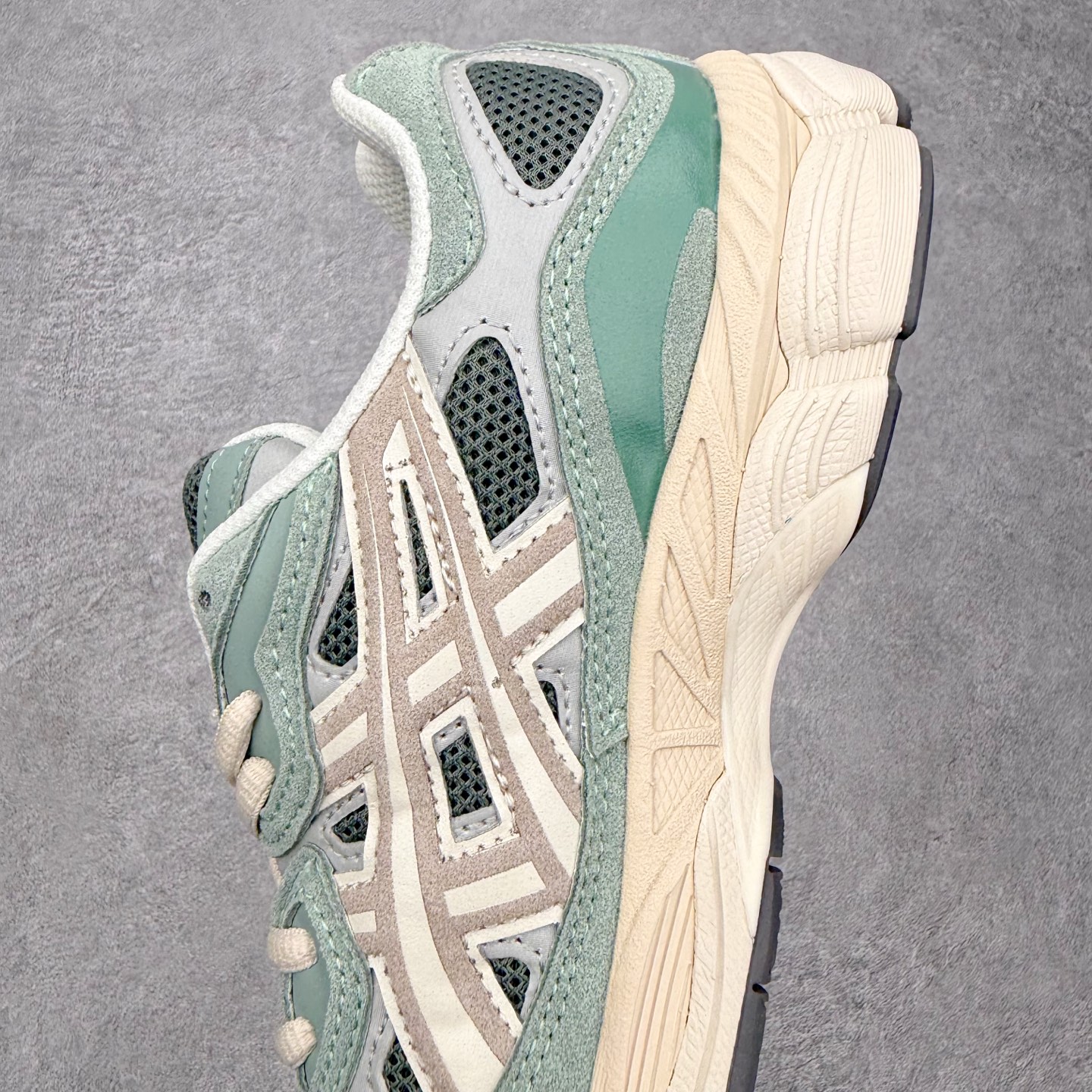 ASICS 亚瑟士 GEL-NYC 男子女子复古缓震休闲运动跑鞋 1203A383-302 常春藤绿灰X