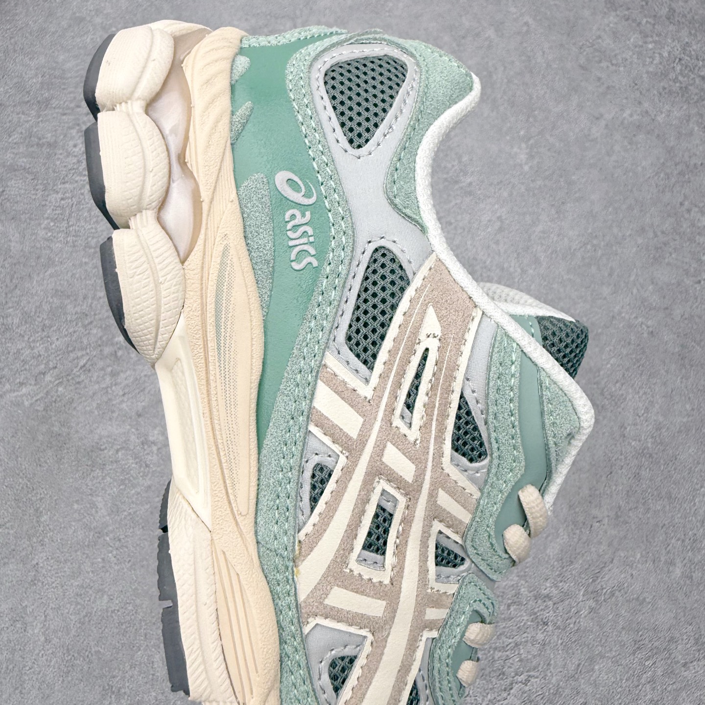ASICS 亚瑟士 GEL-NYC 男子女子复古缓震休闲运动跑鞋 1203A383-302 常春藤绿灰X