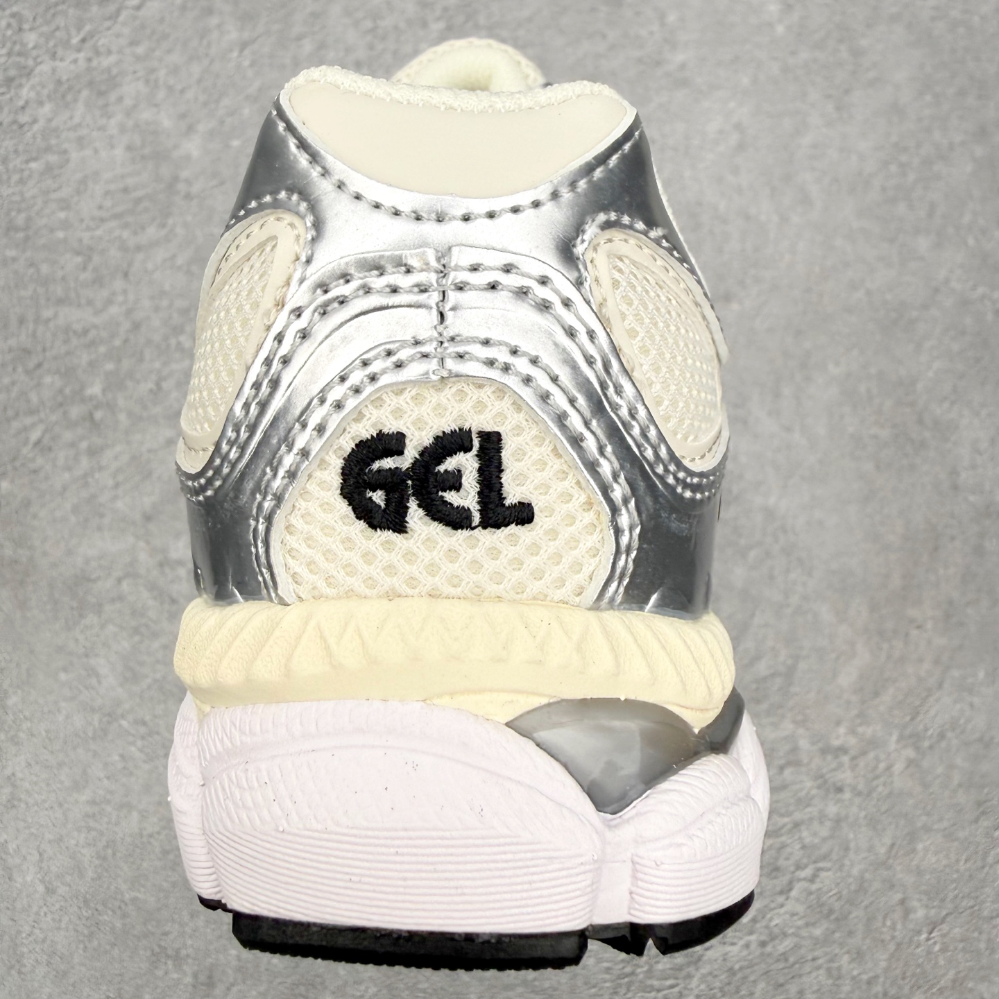 ASICS 亚瑟士 GEL-NYC 男子女子复古缓震休闲运动鞋 1201A789-105 奶油亮银XN 