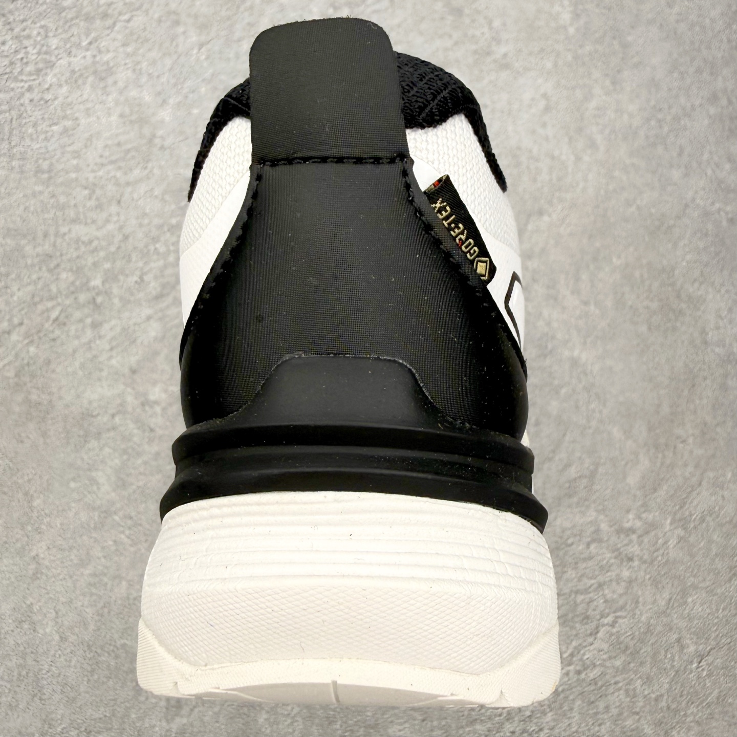 迪桑特DESCENTE Dualis 织物 PRIME GTX WIRE 2.0 BOA 防水低帮生活休