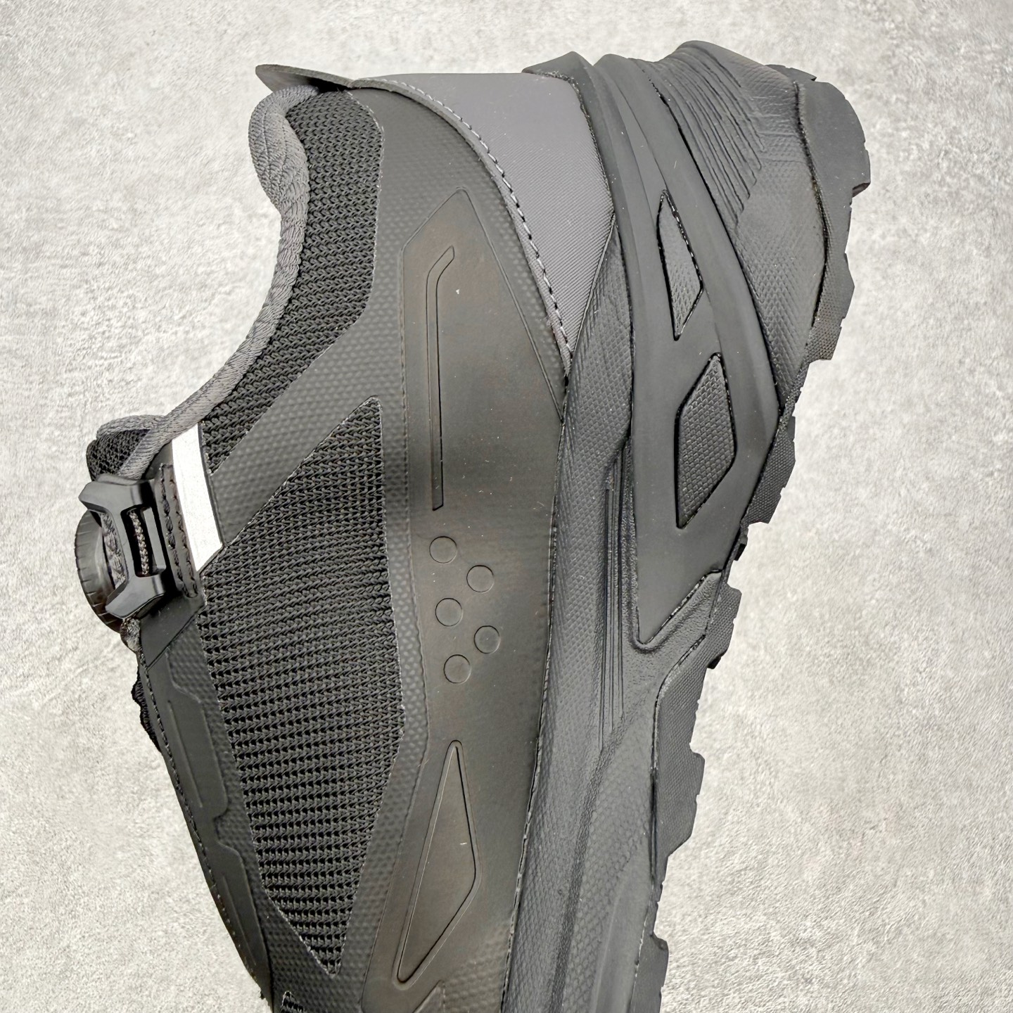 迪桑特DESCENTE Dualis 织物 PRIME GTX WIRE 2.0 BOA 防水低帮生活休