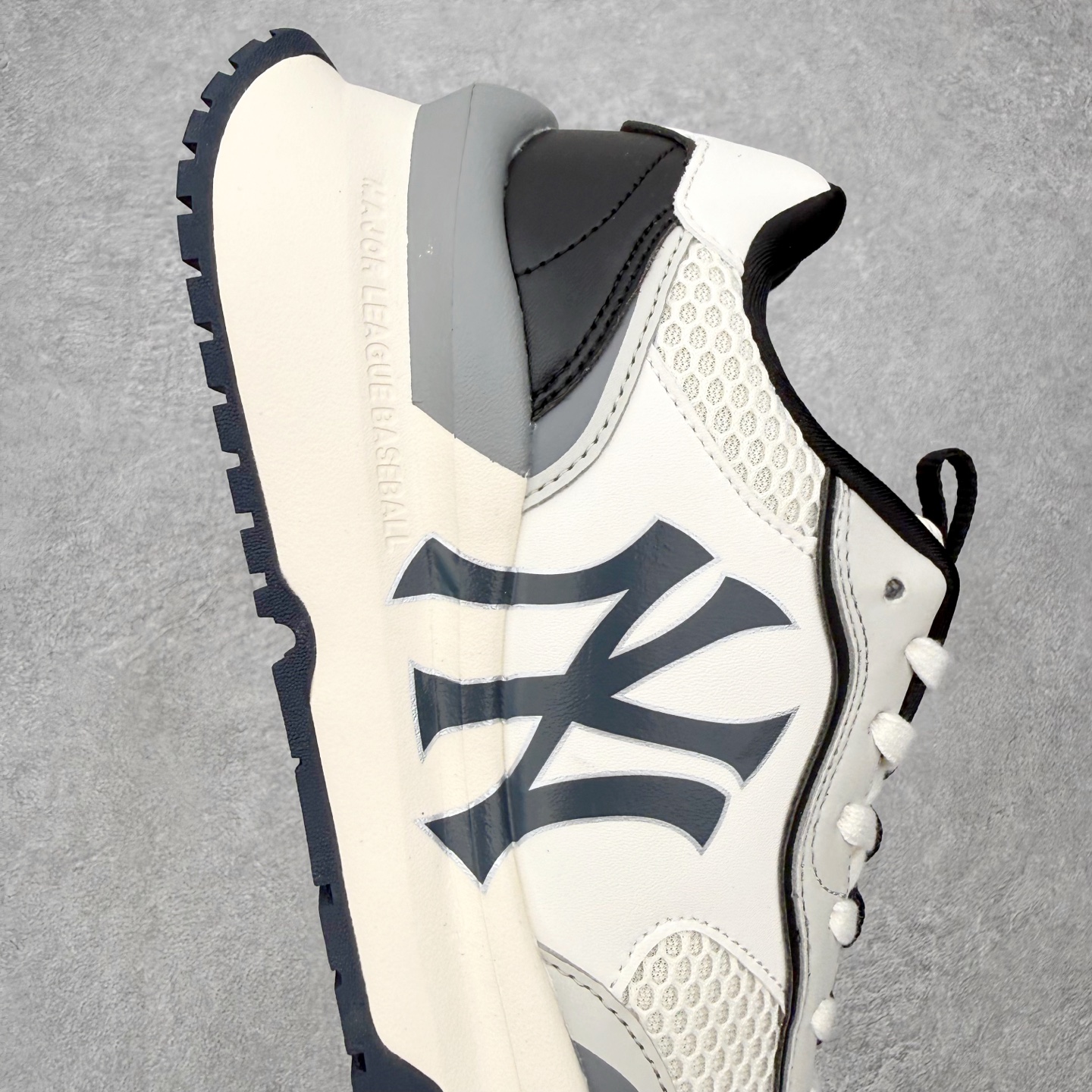 ＃M纯原 MLB Chunky Runner 皮革透气大网眼 5cm厚底复古防滑耐磨增高低帮老爹鞋 男女