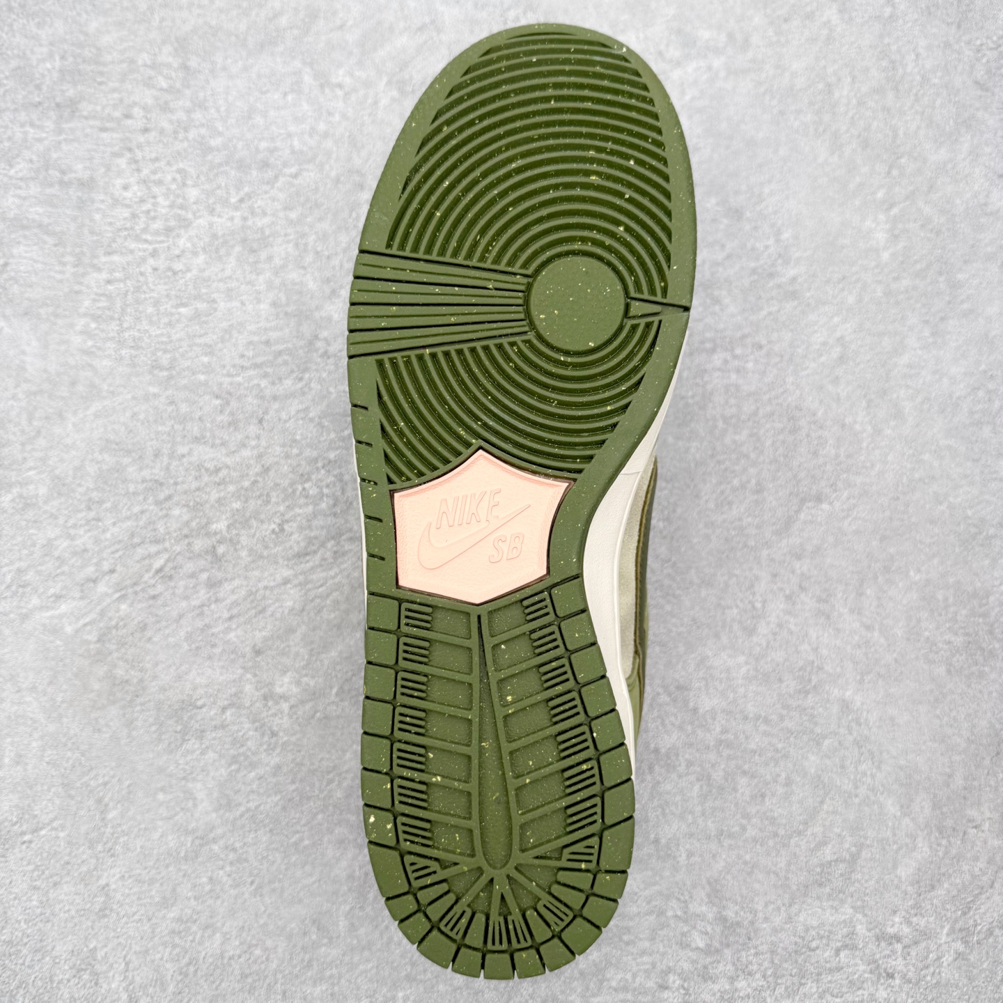 ＃纯原 Yuto Horigome x NK Dunk SB Low “Asparagus” 联名绿白 