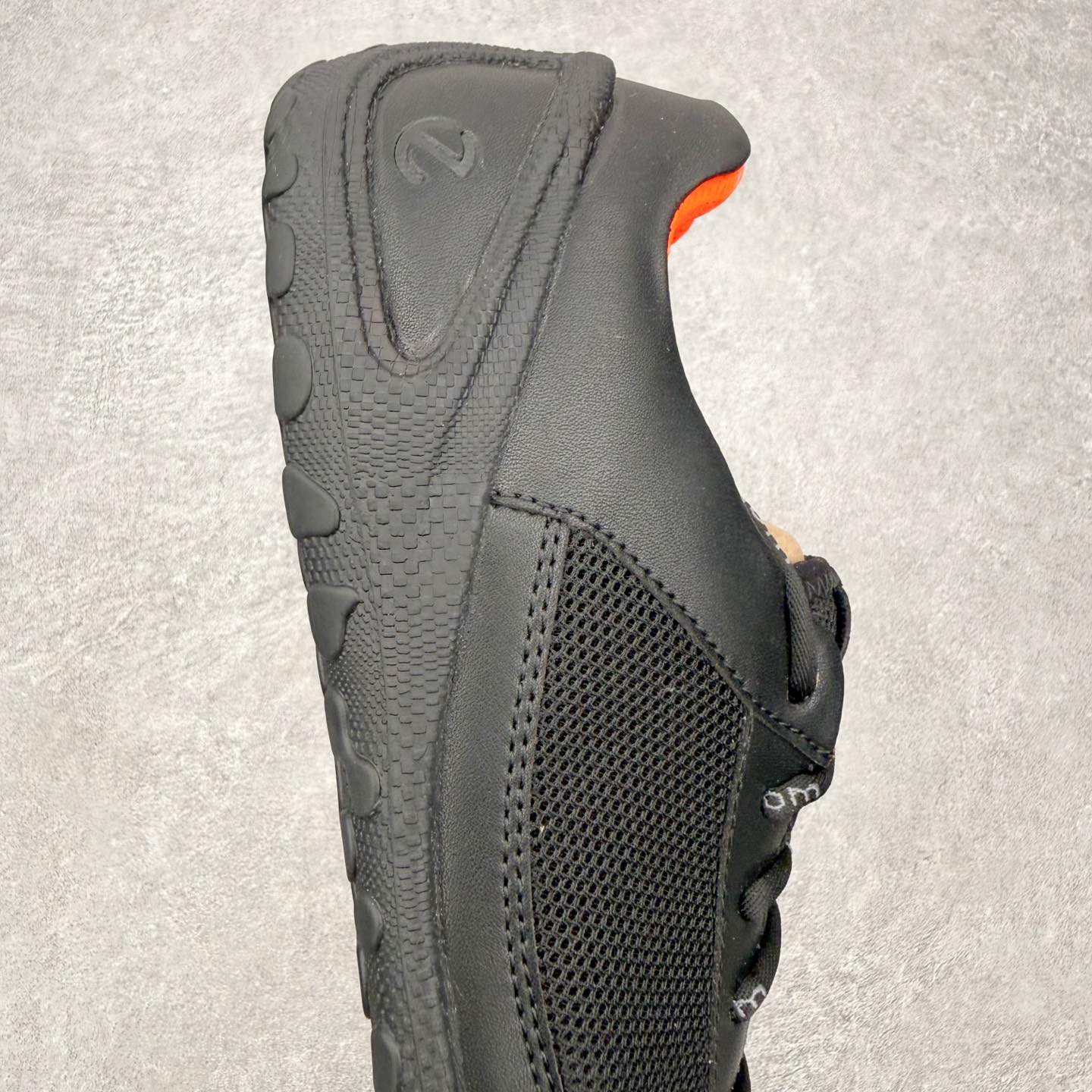 ecco爱步 BIOM Everyday M 舒适百搭潮流个性通勤简约 低帮 生活休闲鞋 ECCO以三大