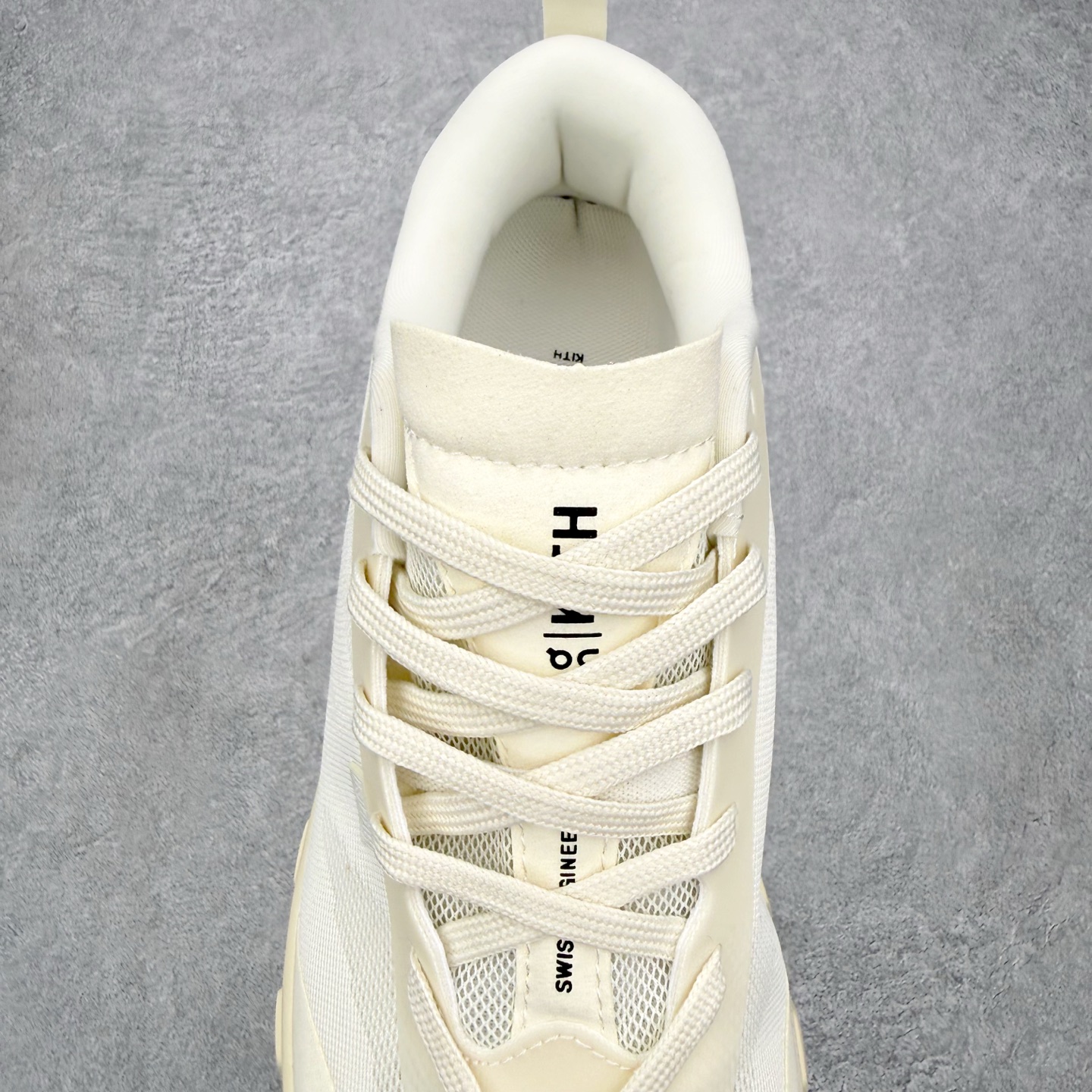 On x KITH K-Tech 1 昂跑舒适贴合透气跑步鞋 黑色四层组合大底 原数据开版这款联名跑鞋采