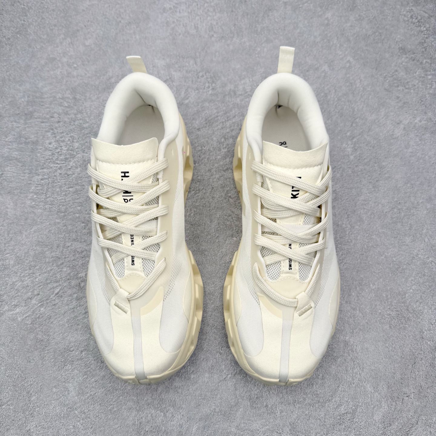 On x KITH K-Tech 1 昂跑舒适贴合透气跑步鞋 黑色四层组合大底 原数据开版这款联名跑鞋采