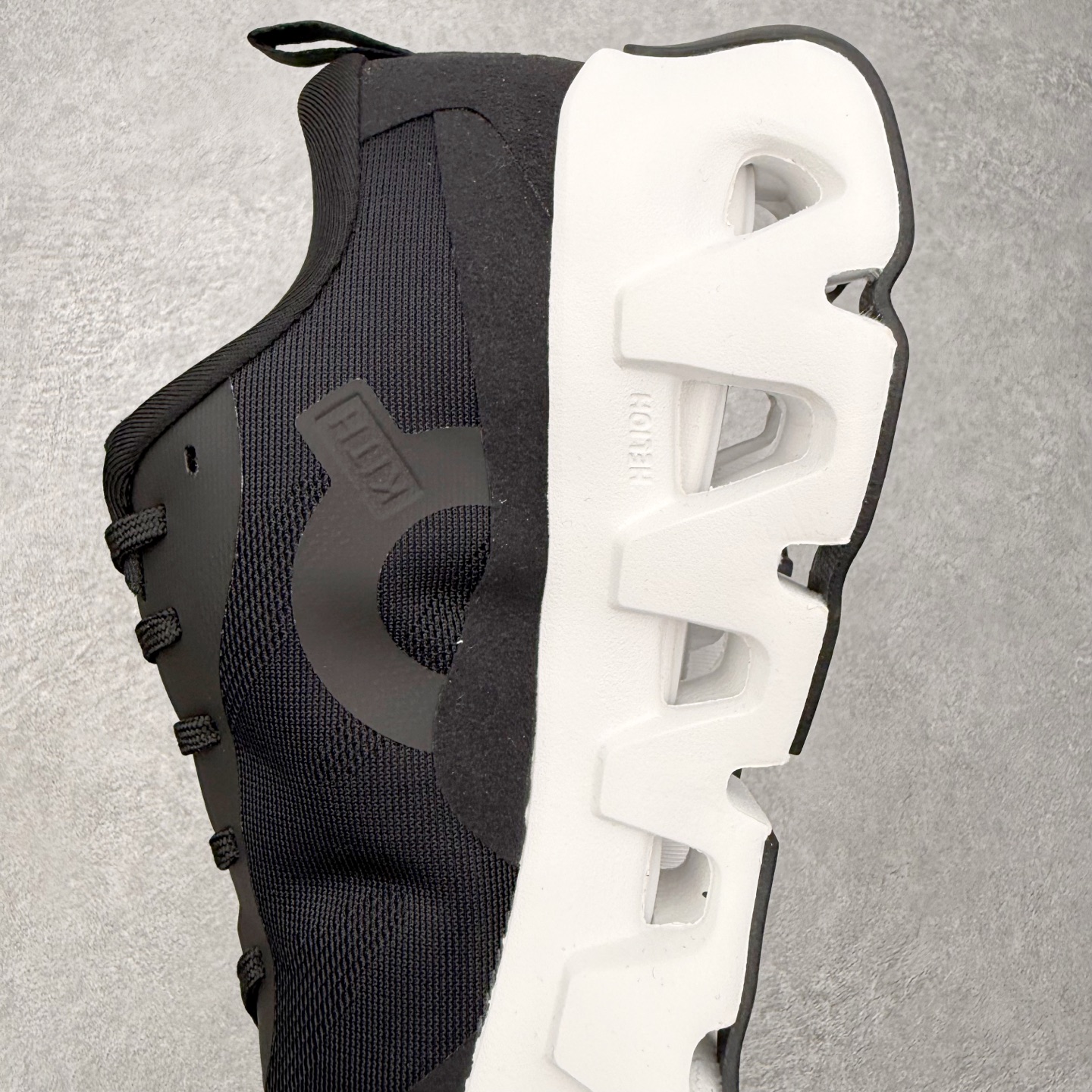 On x KITH K-Tech 1 昂跑舒适贴合透气跑步鞋 黑色四层组合大底 原数据开版这款联名跑鞋采