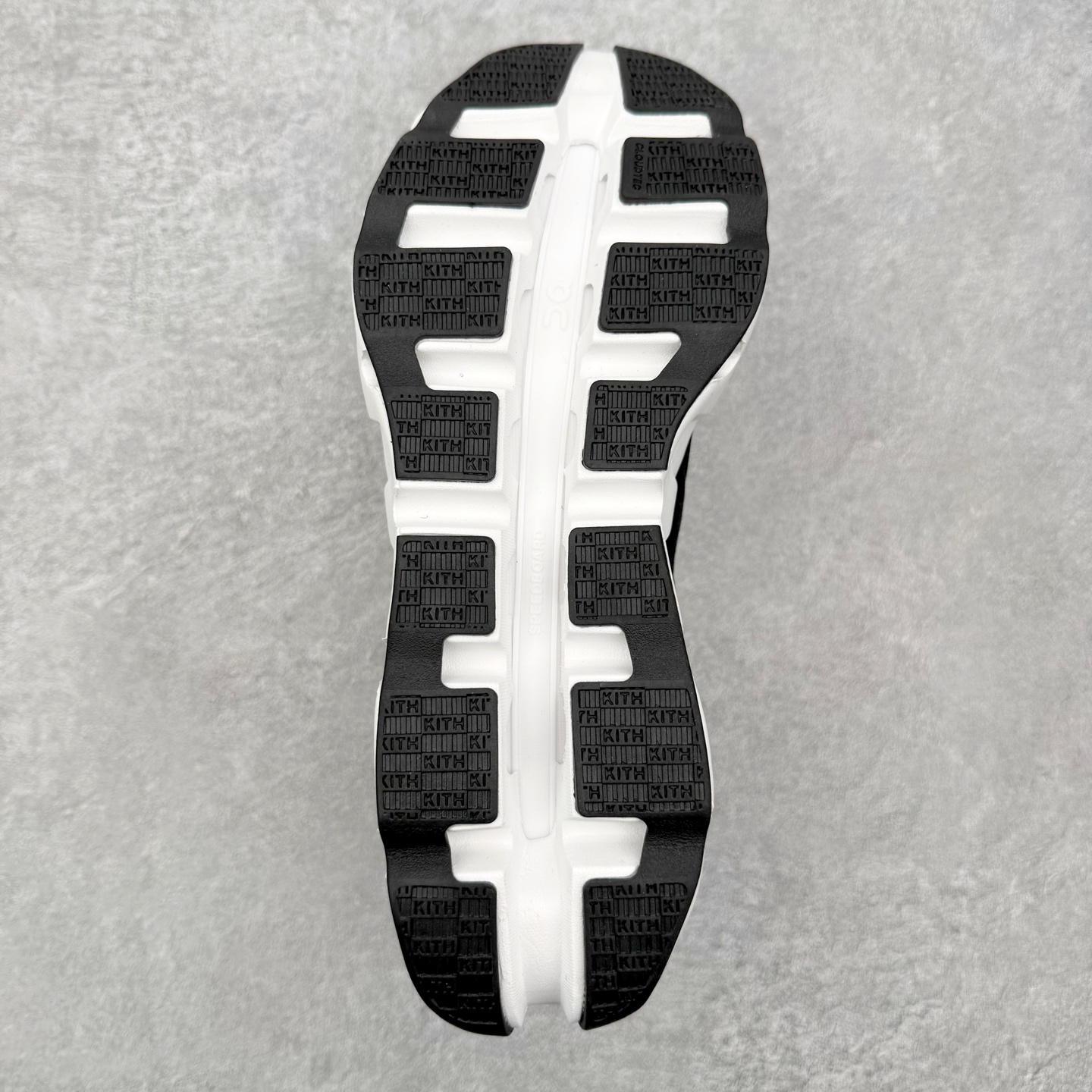 On x KITH K-Tech 1 昂跑舒适贴合透气跑步鞋 黑色四层组合大底 原数据开版这款联名跑鞋采