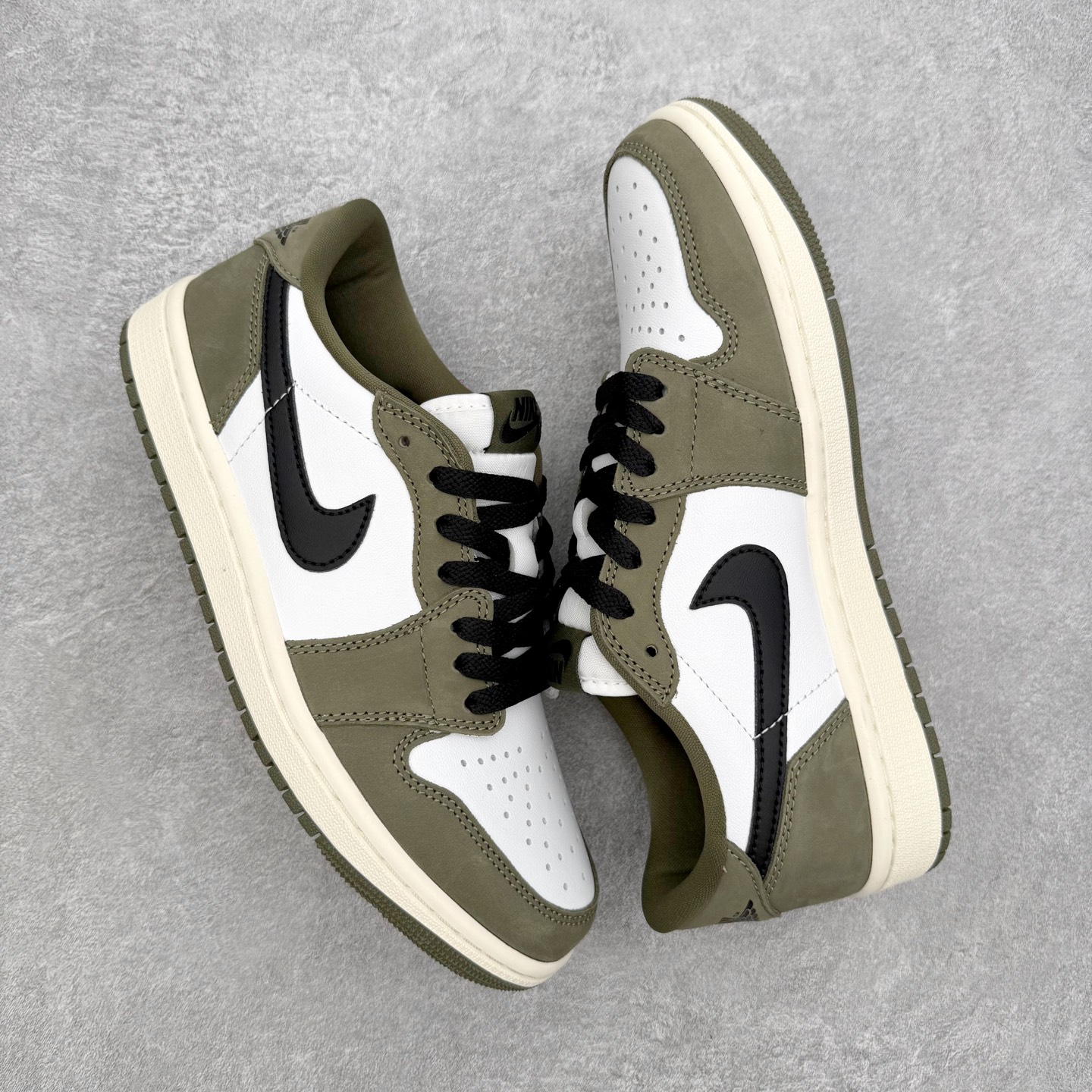 图片[3]-＃DT纯原 Air Jordan AJ1 Retro Low OG 低帮 橄榄绿 HQ6998-200 外贸特供 原楦原纸板开发 极致一眼正品既视感 原厂皮料 原厂拉帮工艺 全部采用原厂电脑车 针距 边距完全同步原鞋 特供皮料一致原鞋 鞋面清洁度最高QC检验标准 控制溢胶 飞翼3D高频深度立体 鞋盒、防尘纸 均采购来自原厂 尺码：36 36.5 37.5 38 38.5 39 40 40.5 41 42 42.5 43 44 44.5 45 46 47.5-选品中心