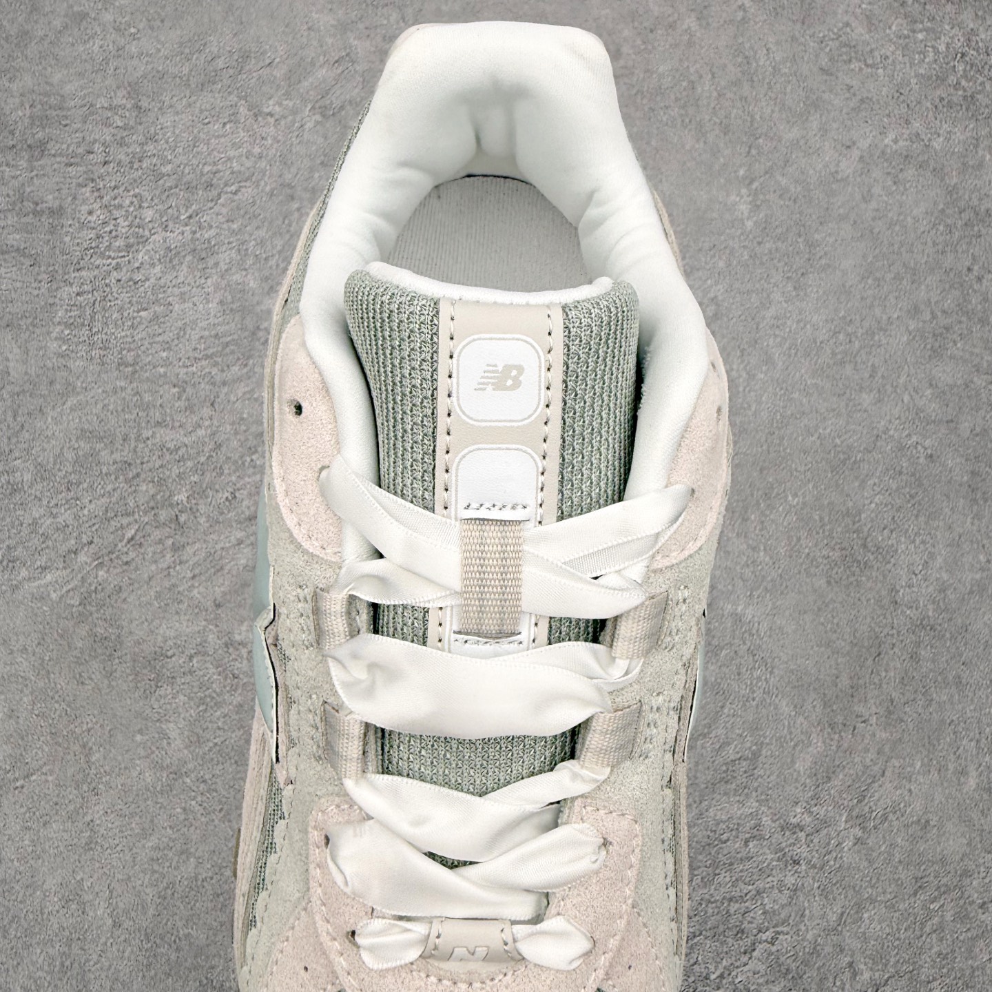 New Balance NB204L 舒适百搭耐磨轻便低帮 生活休闲鞋 男女同款 尺码：36 37 37