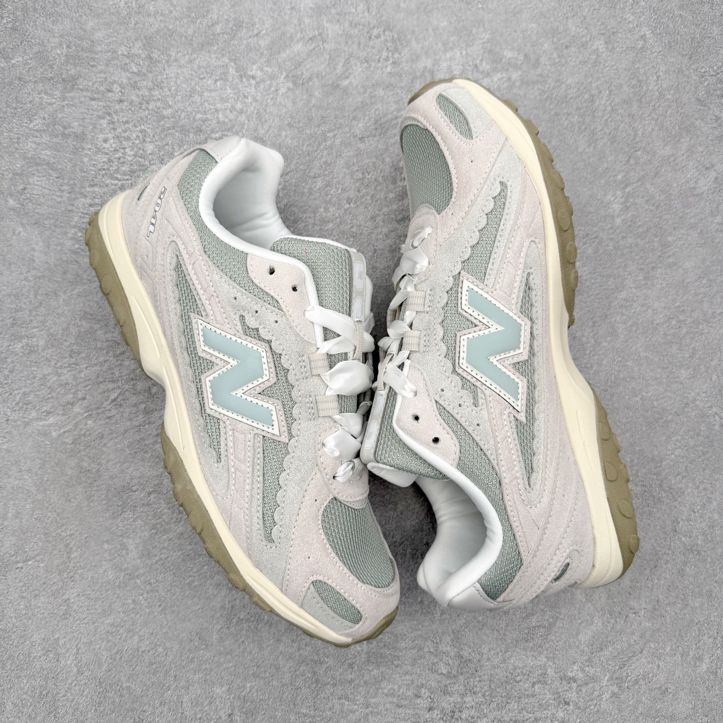 New Balance NB204L 舒适百搭耐磨轻便低帮 生活休闲鞋 男女同款 尺码：36 37 37