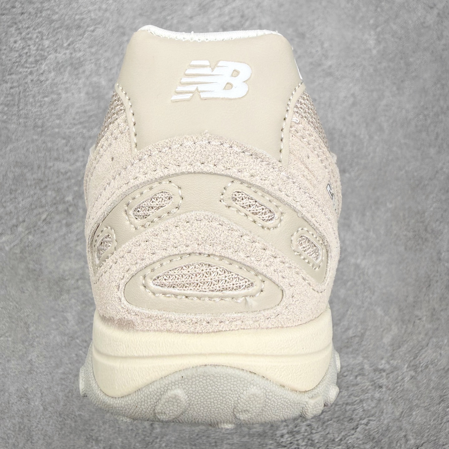 New Balance NB204L 舒适百搭耐磨轻便低帮 生活休闲鞋 男女同款 尺码：36 37 37