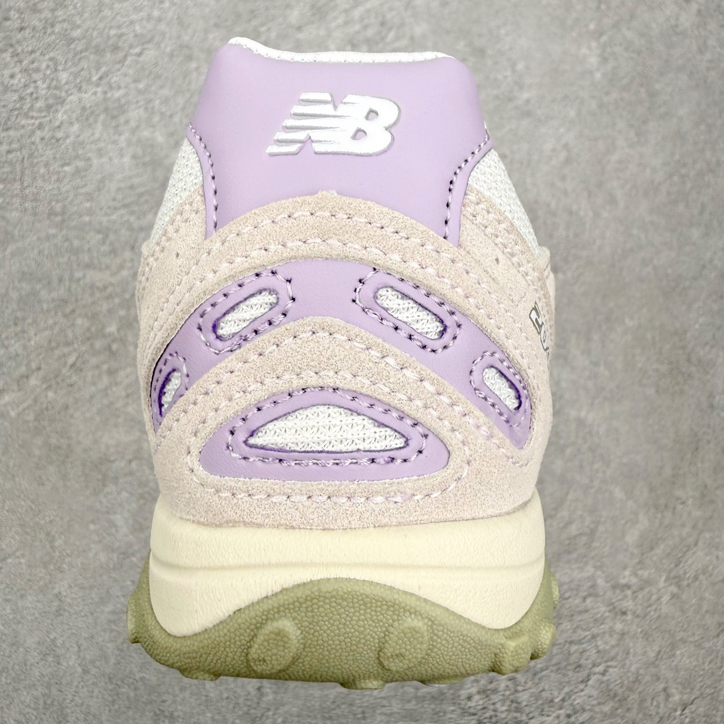 New Balance NB204L 舒适百搭耐磨轻便低帮 生活休闲鞋 男女同款 尺码：36 37 37