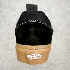 Vans Knu Skool 黑生胶万斯低帮复古休闲胖胖面包鞋肥胖版大LOGO原版全皮猪八面料货号:VN Vans Knu Skool 黑生胶万斯低帮复古休闲胖胖面包鞋肥胖版大LOGO原版全皮猪八面料货号:VN