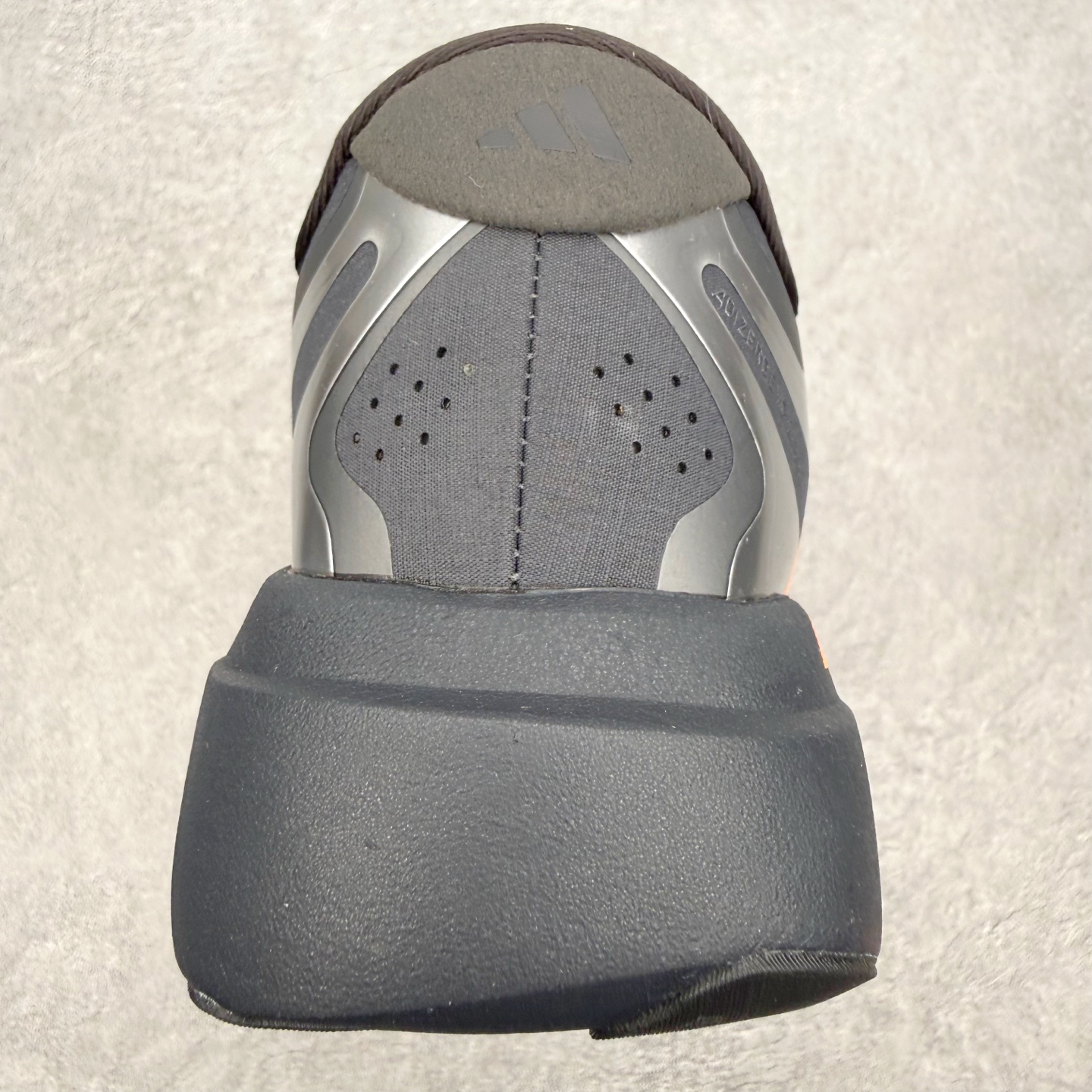 AD Adizero EVO SL EXO 马拉松竞速专业跑鞋 CELERMESH针织网面非常轻薄 纤维