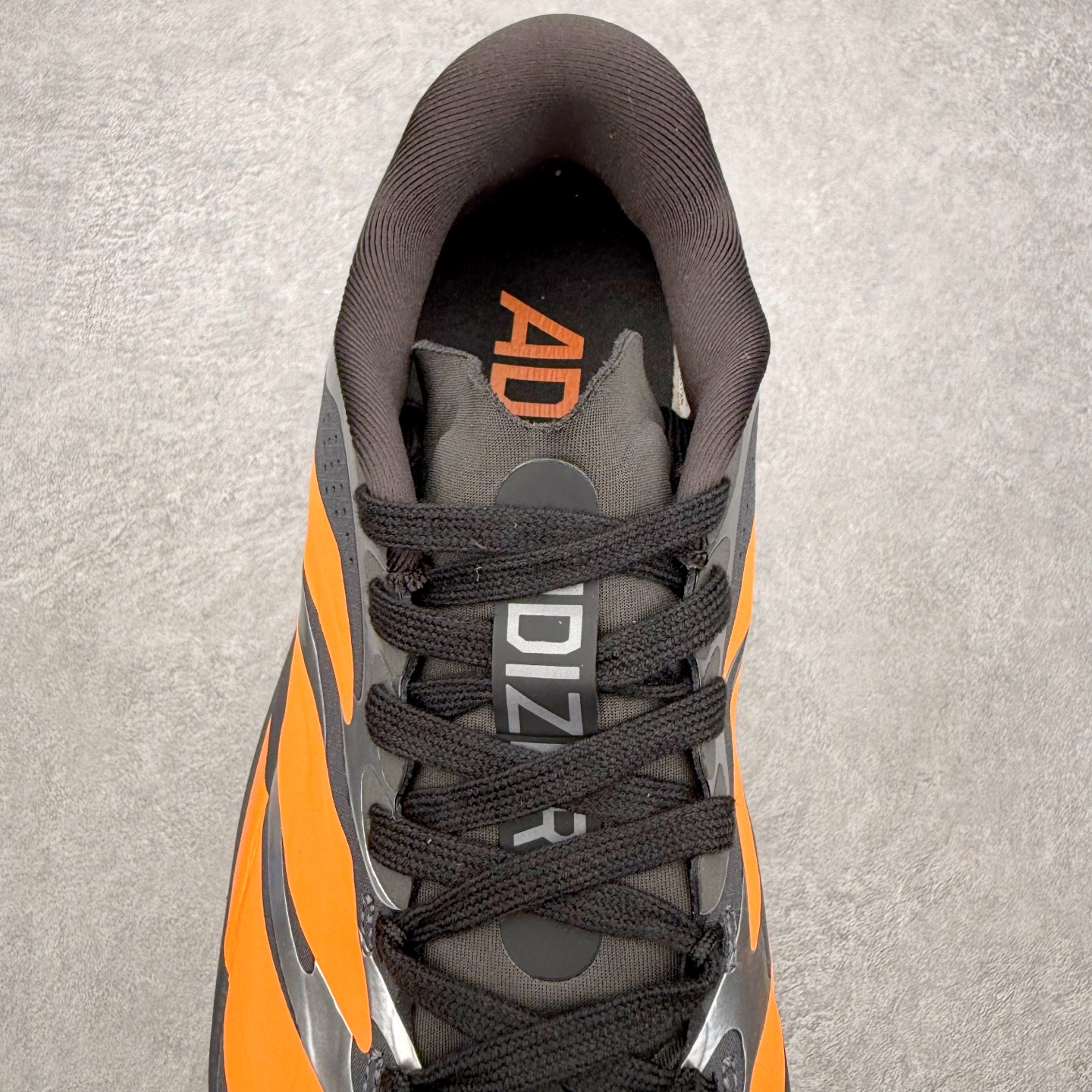 AD Adizero EVO SL EXO 马拉松竞速专业跑鞋 CELERMESH针织网面非常轻薄 纤维