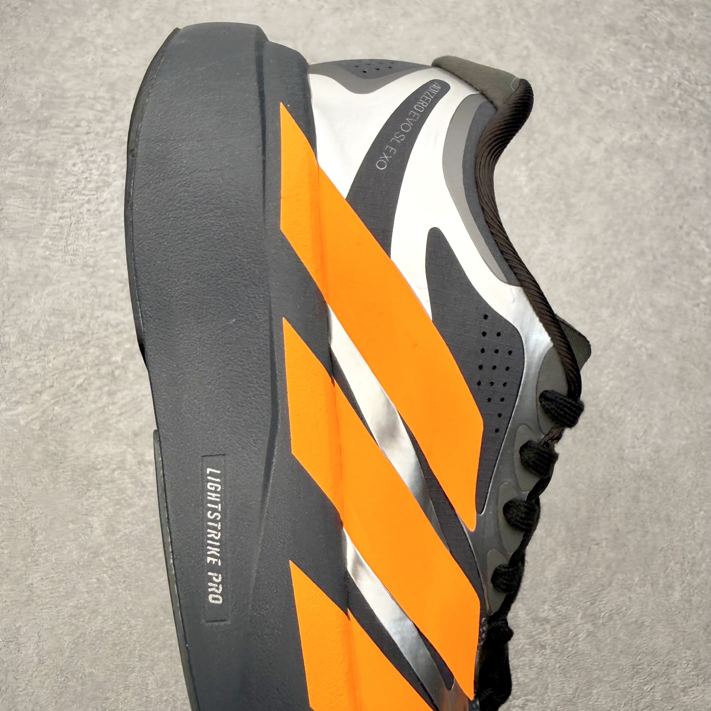 AD Adizero EVO SL EXO 马拉松竞速专业跑鞋 CELERMESH针织网面非常轻薄 纤维