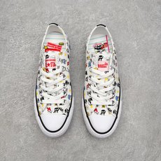 Converse × Hello Kitty AND Friends Chuck Taylor All Converse × Hello Kitty AND Friends Chuck Taylor All