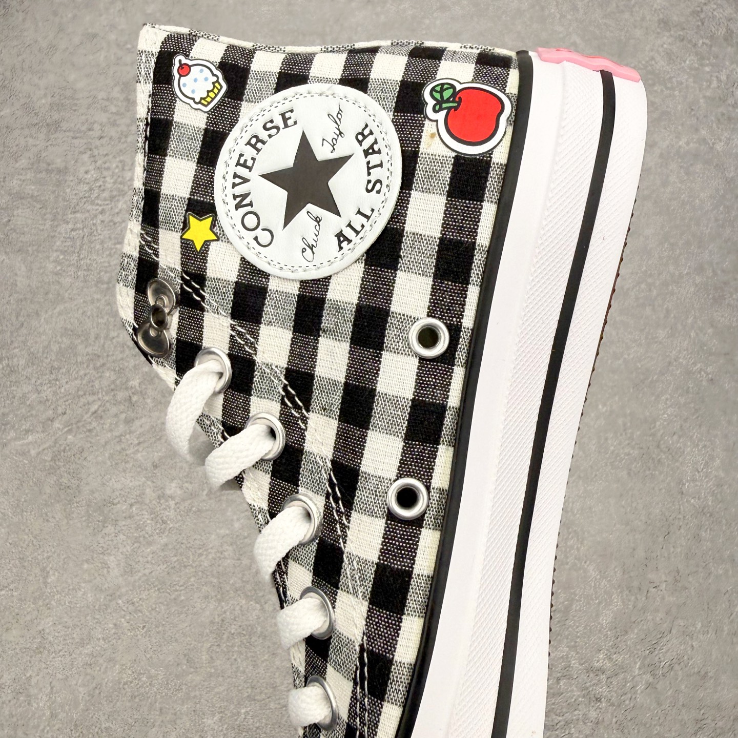 Converse × Hello Kitty and Friends Picnic Chuck Tayl