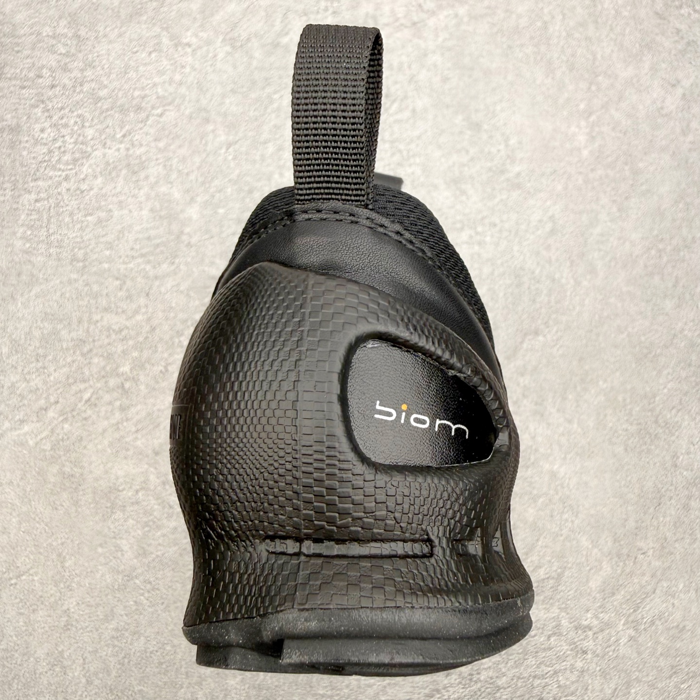 ECCo爱步 Biom C Trail 时尚简约牛皮减震耐磨低帮休闲跑步鞋 ECCO以三大核心特征为依托