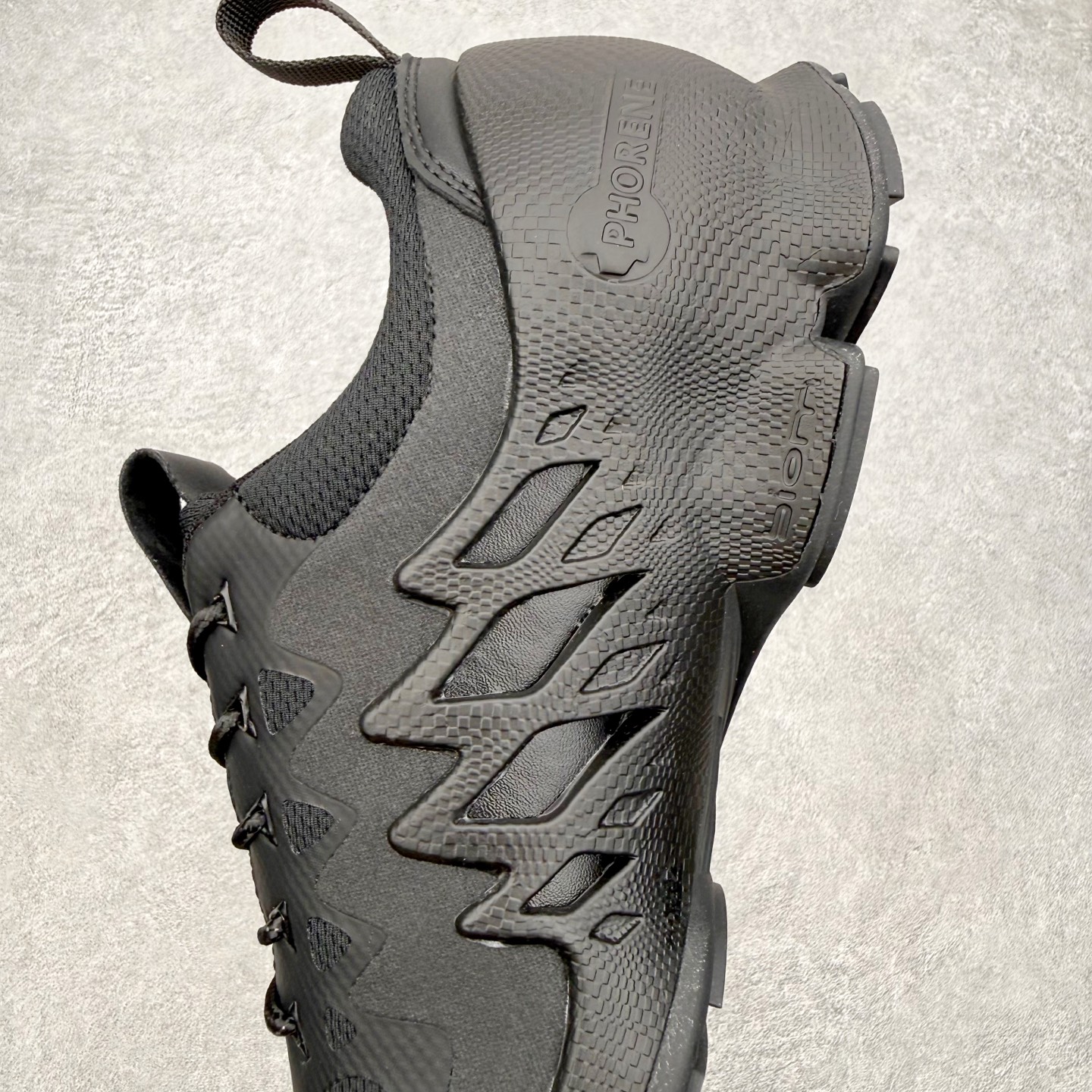 ECCo爱步 Biom C Trail 时尚简约牛皮减震耐磨低帮休闲跑步鞋 ECCO以三大核心特征为依托