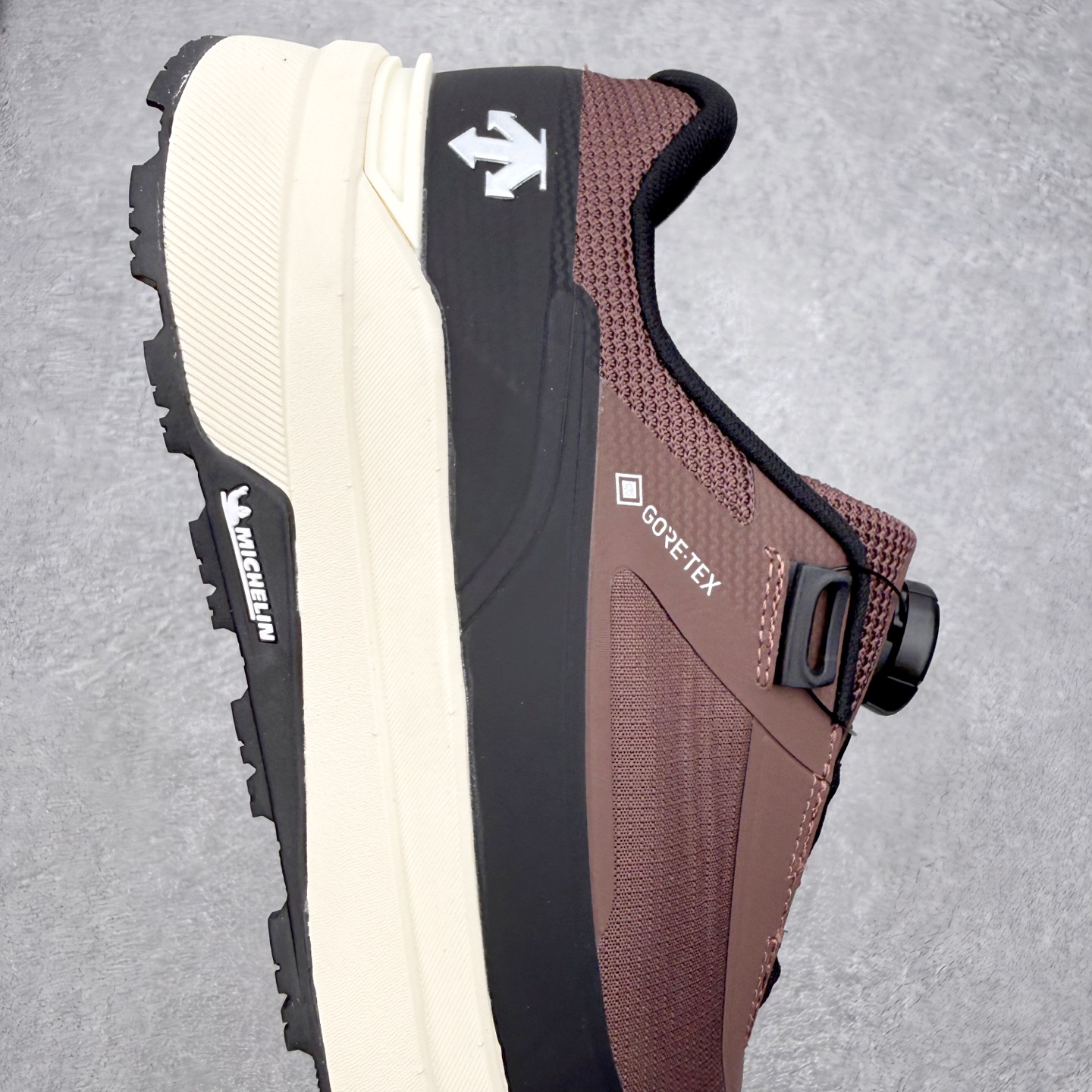 迪桑特DESCENTE Dualis 织物 PRIME GTX WIRE 2.0 BOA 防水低帮生活休