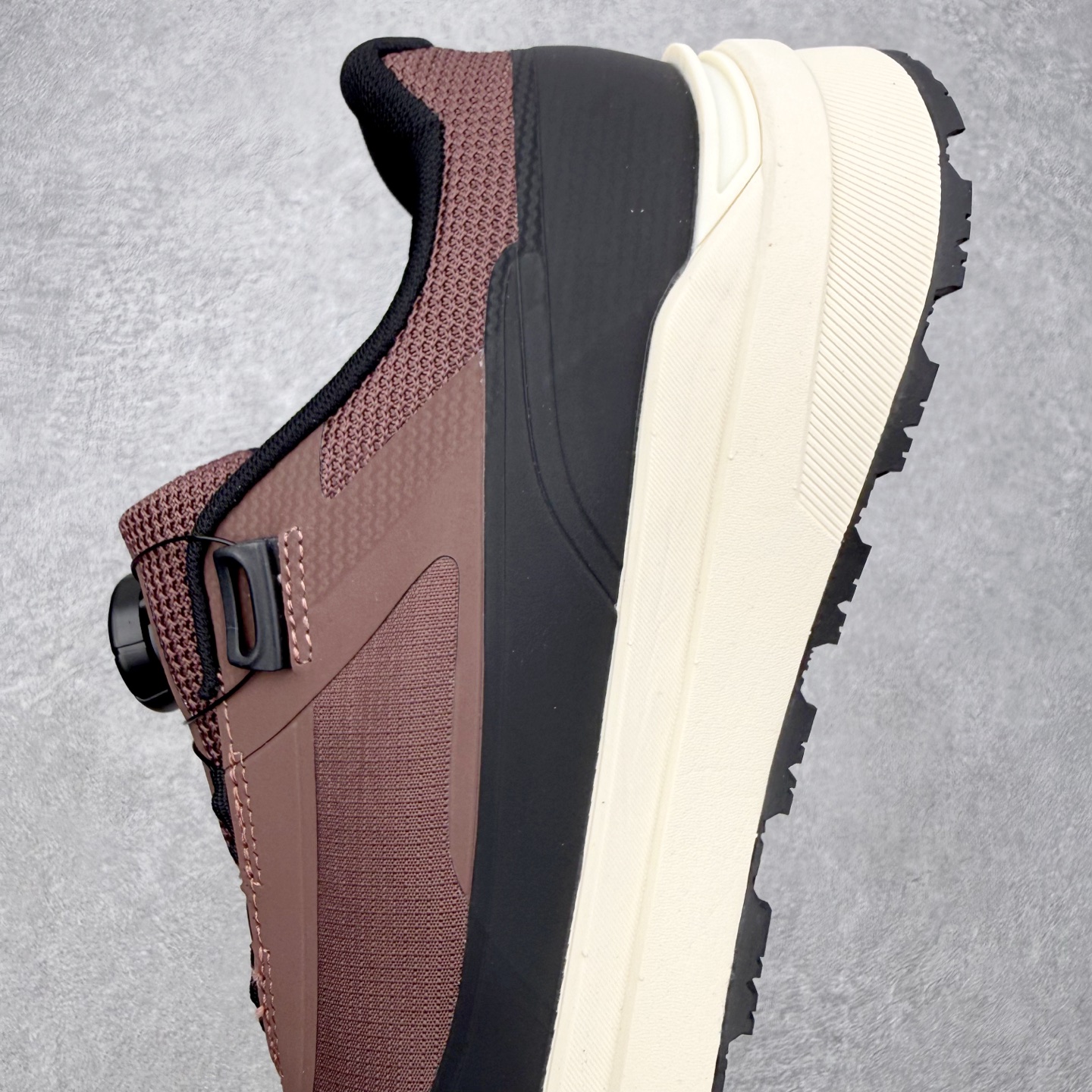 迪桑特DESCENTE Dualis 织物 PRIME GTX WIRE 2.0 BOA 防水低帮生活休