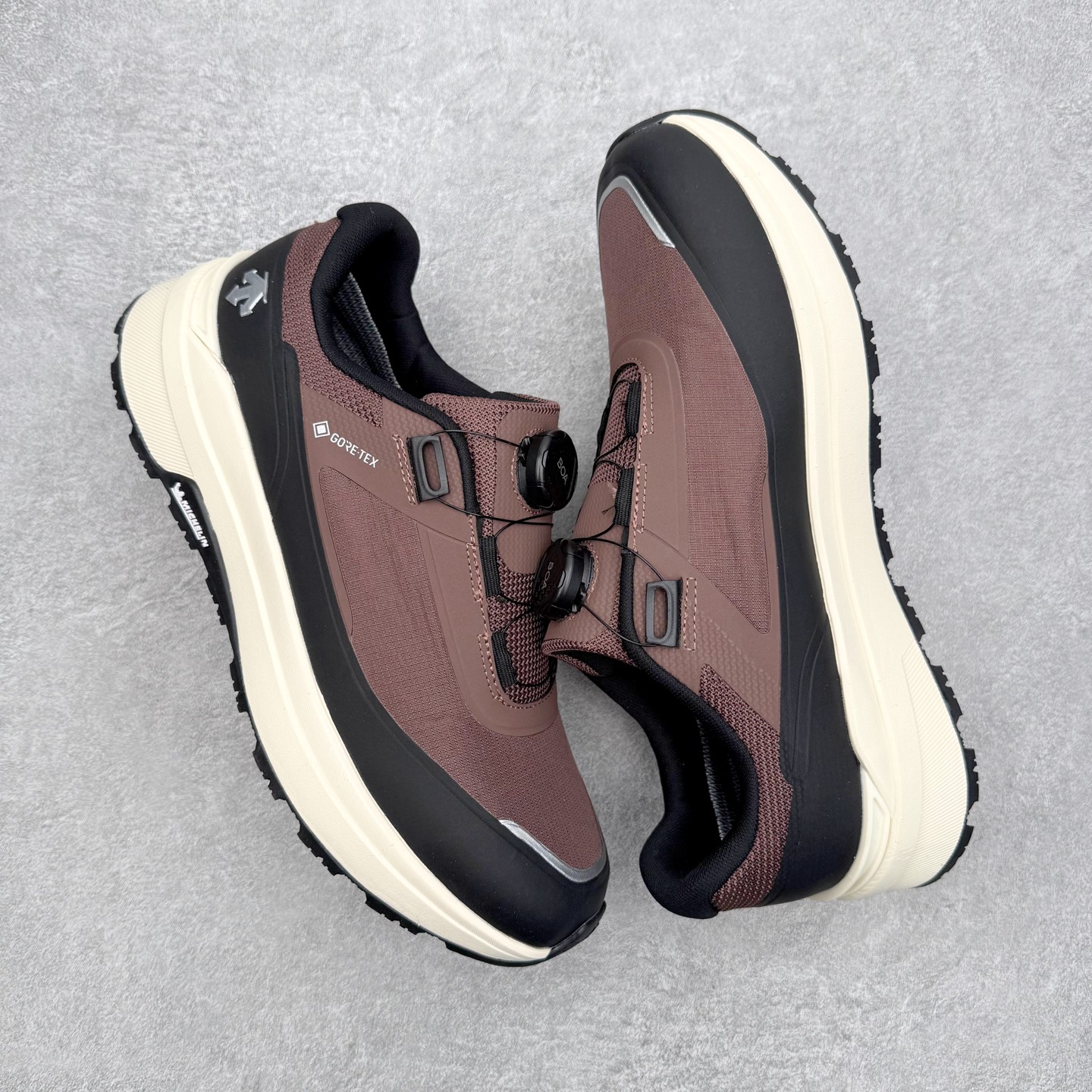 迪桑特DESCENTE Dualis 织物 PRIME GTX WIRE 2.0 BOA 防水低帮生活休