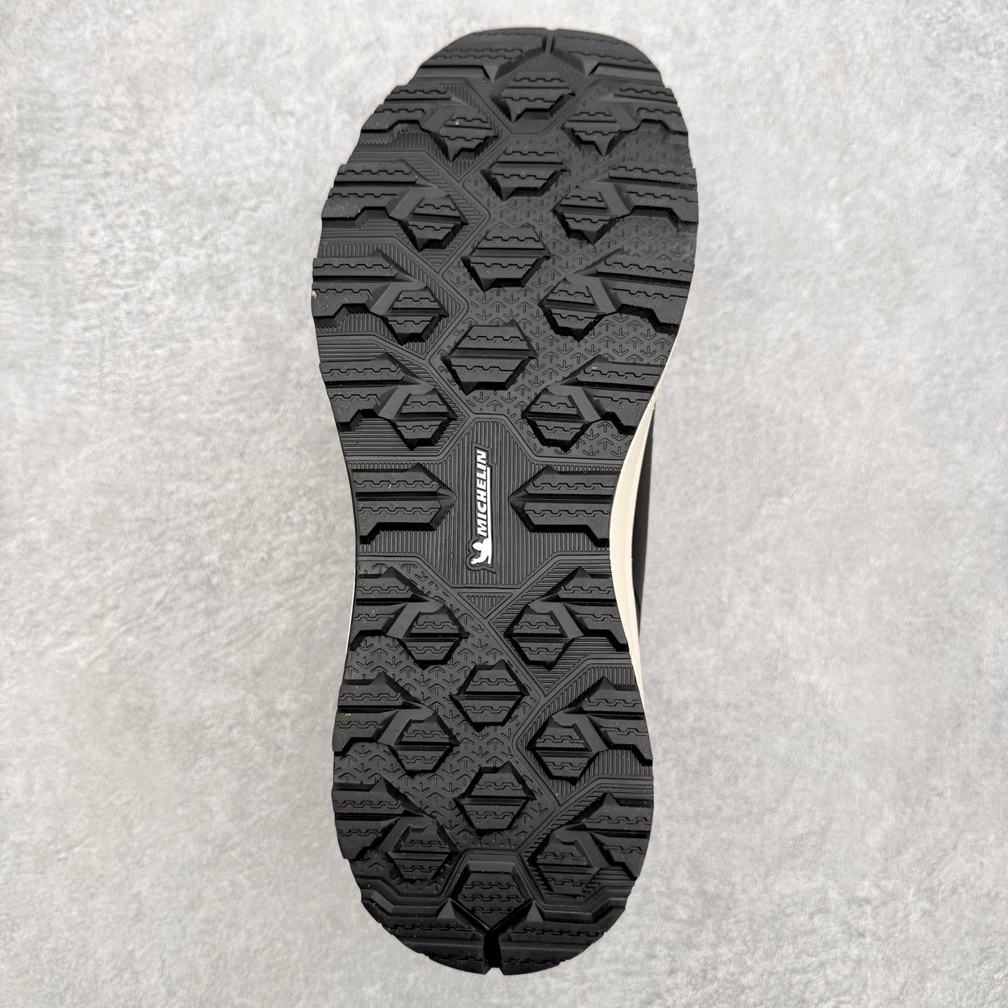 迪桑特DESCENTE Dualis 织物 PRIME GTX WIRE 2.0 BOA 防水低帮生活休