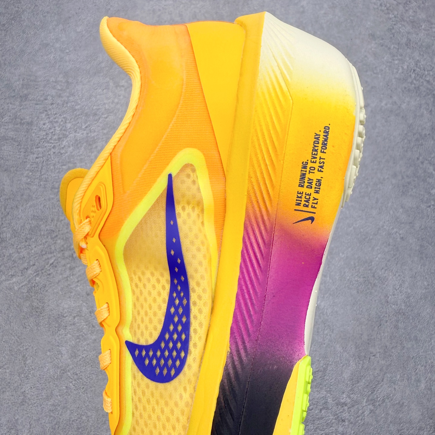 NK ZoomX Invincible Run Flyknit 6 轻量跑鞋 飞织低帮休闲运动慢跑鞋 F