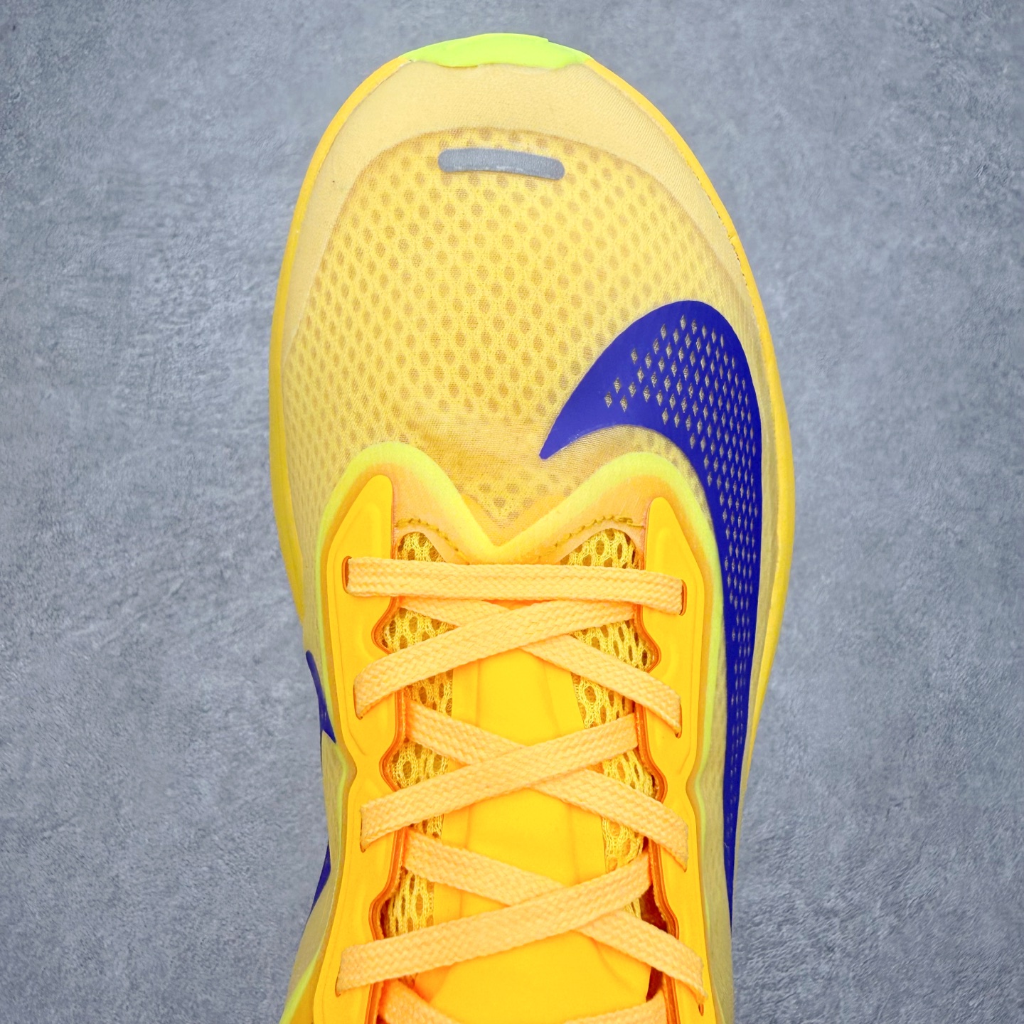 NK ZoomX Invincible Run Flyknit 6 轻量跑鞋 飞织低帮休闲运动慢跑鞋 F