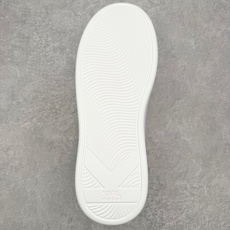 KARL LAGERFELD K/Ikonik 皮革厚底系带低帮 生活休闲鞋 选用优质材料,精细制作。经 KARL LAGERFELD K/Ikonik 皮革厚底系带低帮 生活休闲鞋 选用优质材料,精细制作。经