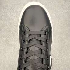 KARL LAGERFELD K/Ikonik 皮革厚底系带低帮 生活休闲鞋 选用优质材料,精细制作。经 KARL LAGERFELD K/Ikonik 皮革厚底系带低帮 生活休闲鞋 选用优质材料,精细制作。经
