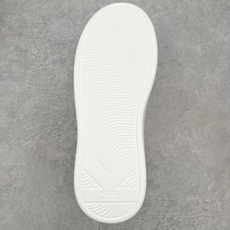 KARL LAGERFELD K/Ikonik 皮革厚底系带低帮 生活休闲鞋 选用优质材料,精细制作。经 KARL LAGERFELD K/Ikonik 皮革厚底系带低帮 生活休闲鞋 选用优质材料,精细制作。经