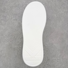 KARL LAGERFELD K/Ikonik 皮革厚底系带低帮 生活休闲鞋 选用优质材料,精细制作。经 KARL LAGERFELD K/Ikonik 皮革厚底系带低帮 生活休闲鞋 选用优质材料,精细制作。经