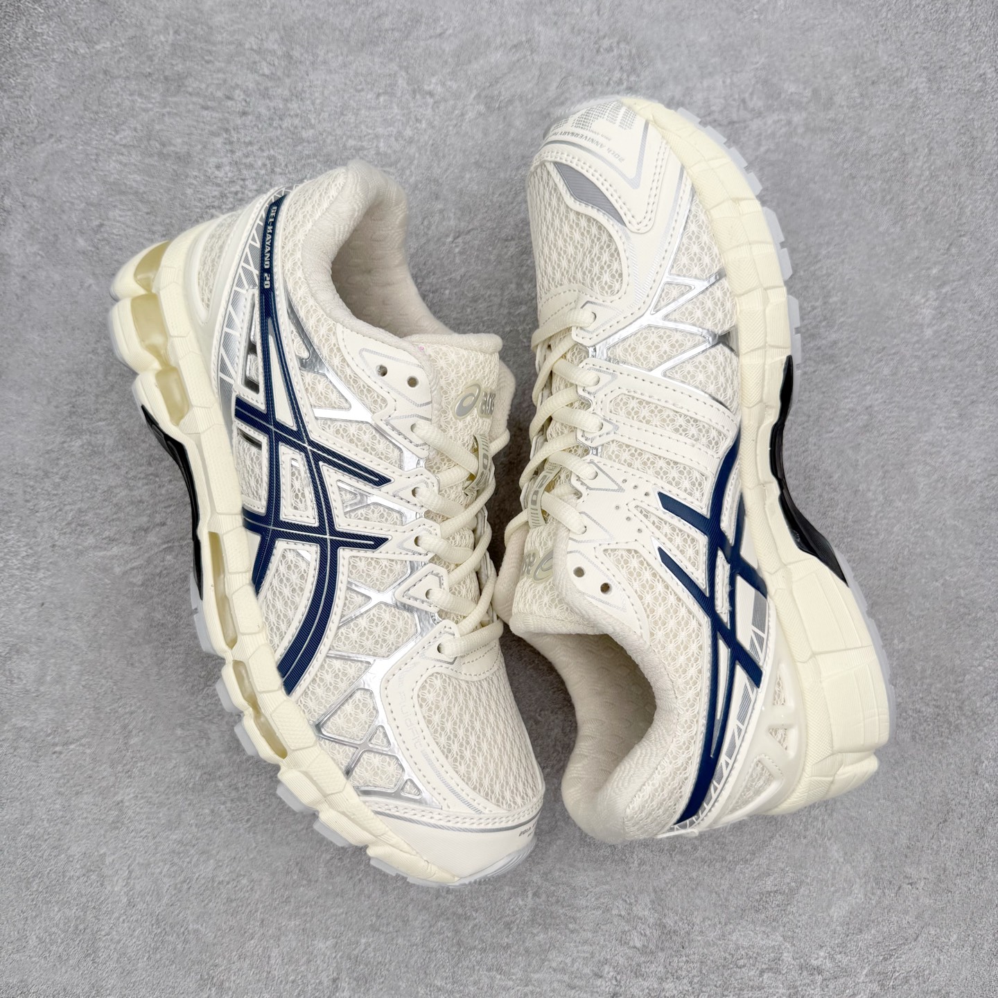 图片[3]-Asics Gel-kayano 20 亚瑟士舒适时尚低帮跑步鞋 GEL-KAYANO 20代问世于2013年以卓越的缓冲性能在长跑领域而闻名 该鞋款拥抱建筑美学 从建筑物和汽车中汲取设计灵感 富有科技感的外观造型 多功能性满足日常生活的使用需求 ASICS（亚瑟士）是日本实业家鬼冢喜八郎创立的跑鞋运动品牌，名字想法源自著名的拉丁谚语“AnimaSana In Corpore Sano”，意为“健全的精神寓于强健的体魄”。正如其名字的含义，ASICS亚瑟士一直坚信保持身体的健康与活力是打造健康快乐的生活方式的最佳途径。亚瑟士的跑鞋、篮球鞋等系列集专业与美貌于一身，拥有极高的热度。2016年，ASICS在“2016年日本最佳全球品牌”排行榜名列第17名。尺码：36 37 37.5 38 39 39.5 40 40.5 41.5 42 42.5 43.5 44 44.5 45-选品中心