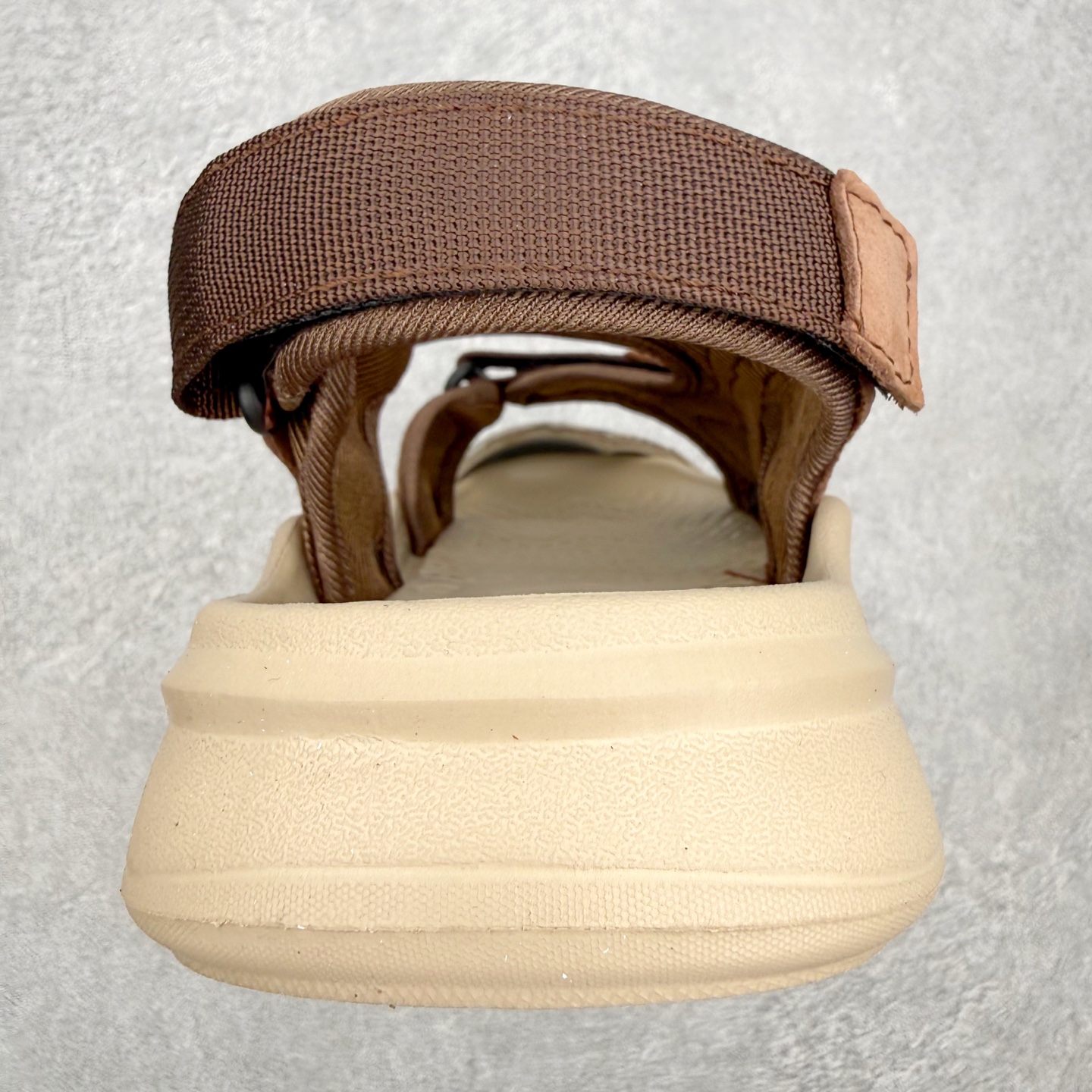 ecco爱步 BIOM LITE W 25秋舒适百搭时尚气质低帮生活休闲鞋凉鞋 ECCO以三大核心特征为