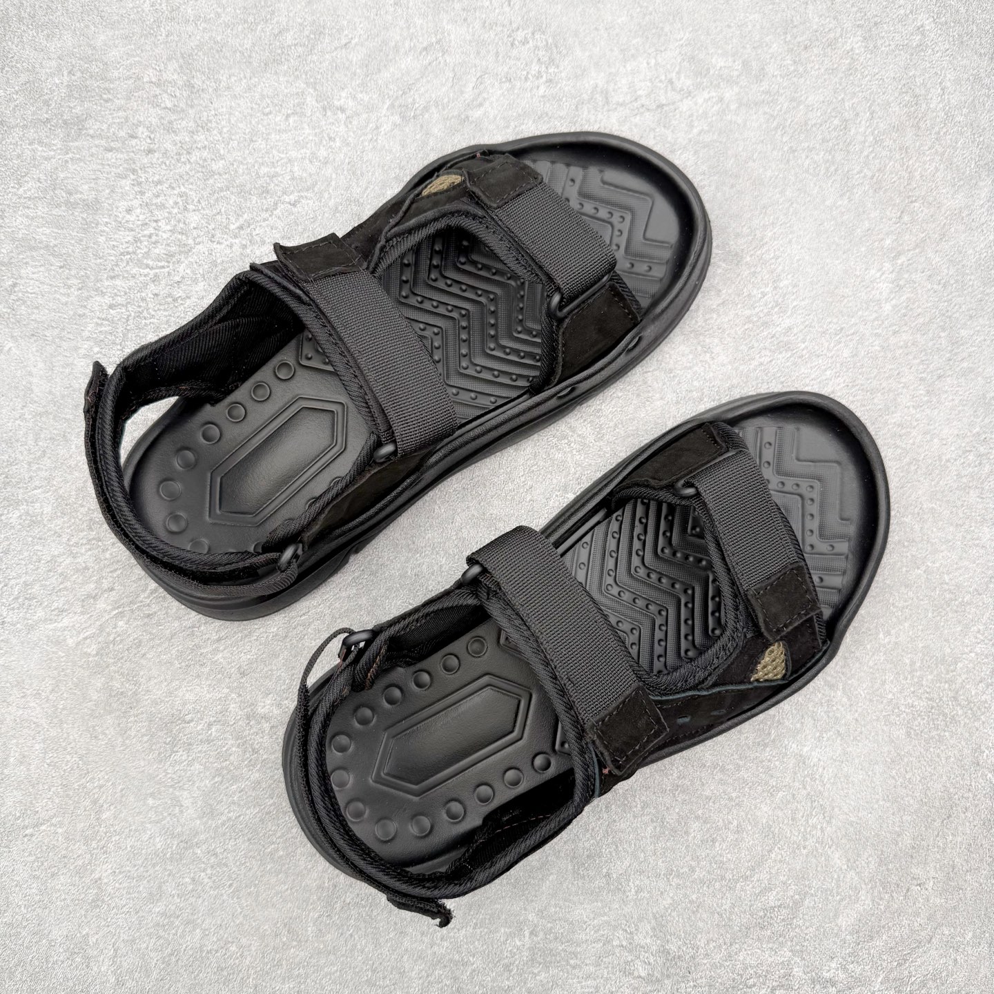 ecco爱步 BIOM LITE W 25秋舒适百搭时尚气质低帮生活休闲鞋凉鞋 ECCO以三大核心特征为