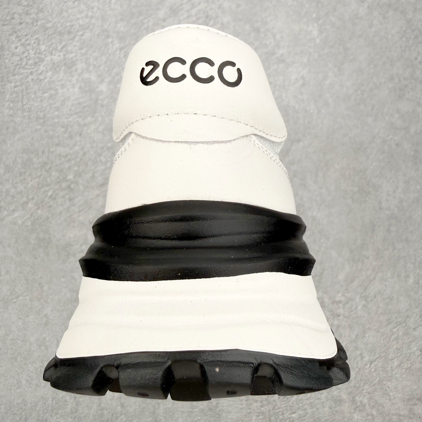 ECCO爱步男鞋百搭运动鞋男款 四季款阿甘鞋休闲华夫鞋复古跑鞋 黄景瑜同款 牛皮与网面拼接鞋面 提升鞋面