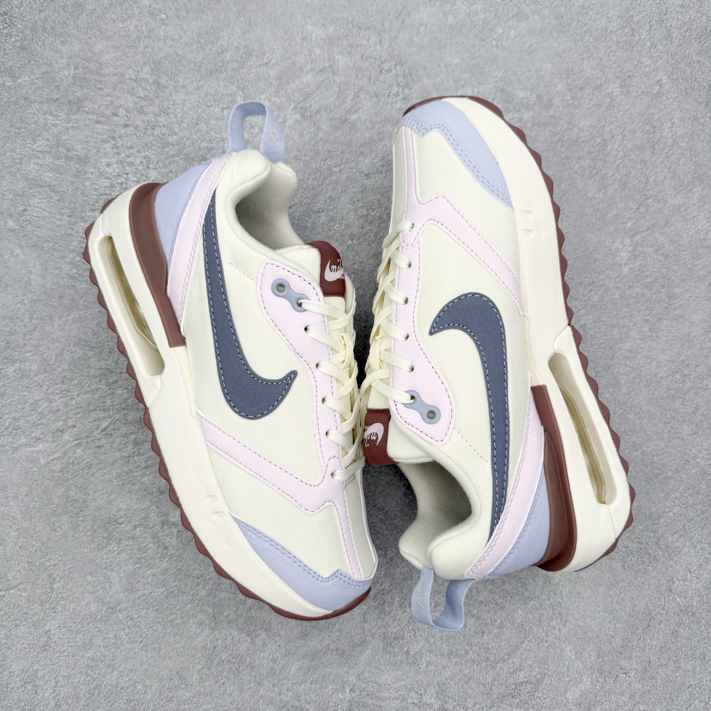 NK Air Max Dawn 黎明系列低帮气垫百搭休闲运动慢跑鞋 IQ7603-001 采用柔软翻毛皮