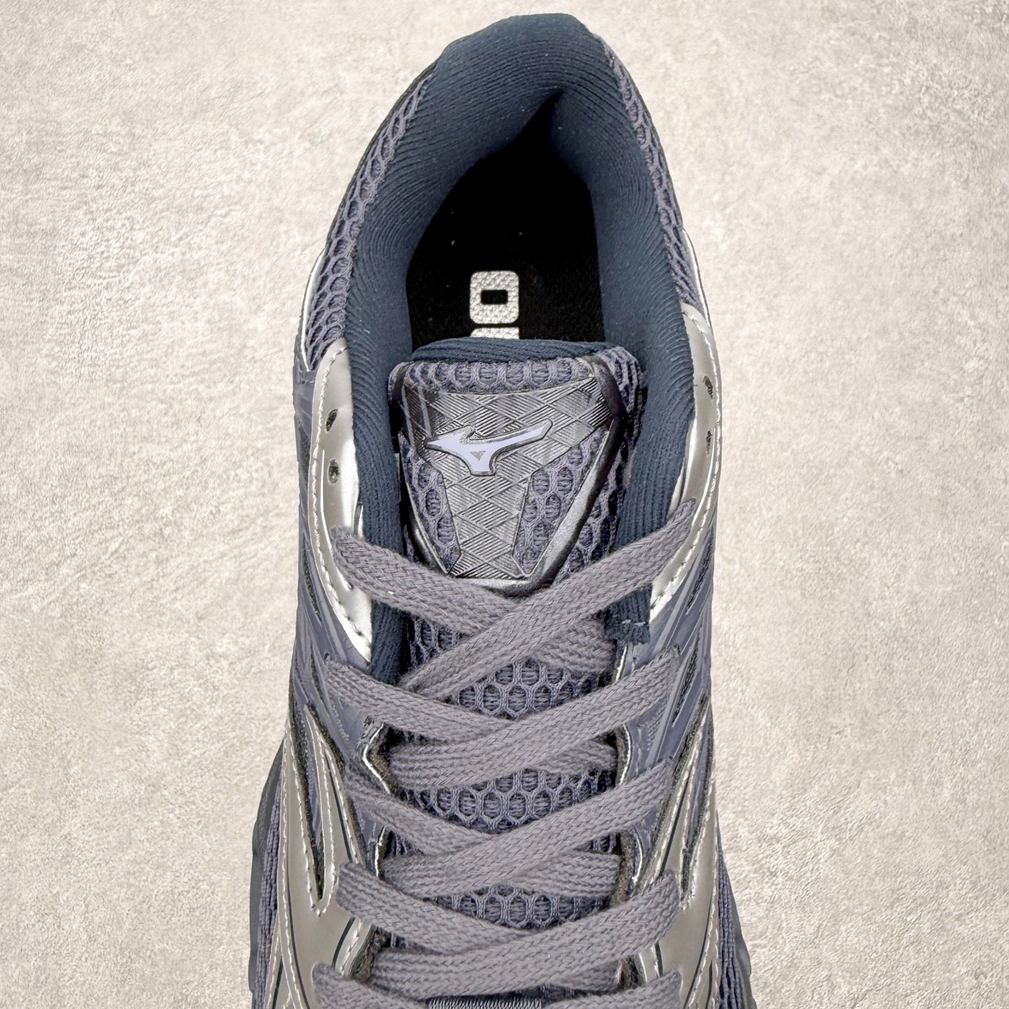 图片[5]-#XN 美津浓 Mizuno Wave Prophecy LS 机械缓震跑鞋 南美特供批次 美津浓（Mizuno）是日本美津浓株式会社于1906年创立的运动品牌，经过一个多世纪的不断努力现已成为世界著名的运动器具、服装和鞋类生产商。美津浓力求服务于各类运动项目，并竭力使运动生活更加愉快和振奋。产品种类齐全，覆盖几乎全部主要运动项目，达到30万多个品类。尺码：36 36.5 37.5 38 38.5 39 40 40.5 41 42 42.5 43 44 44.5 45-选品中心