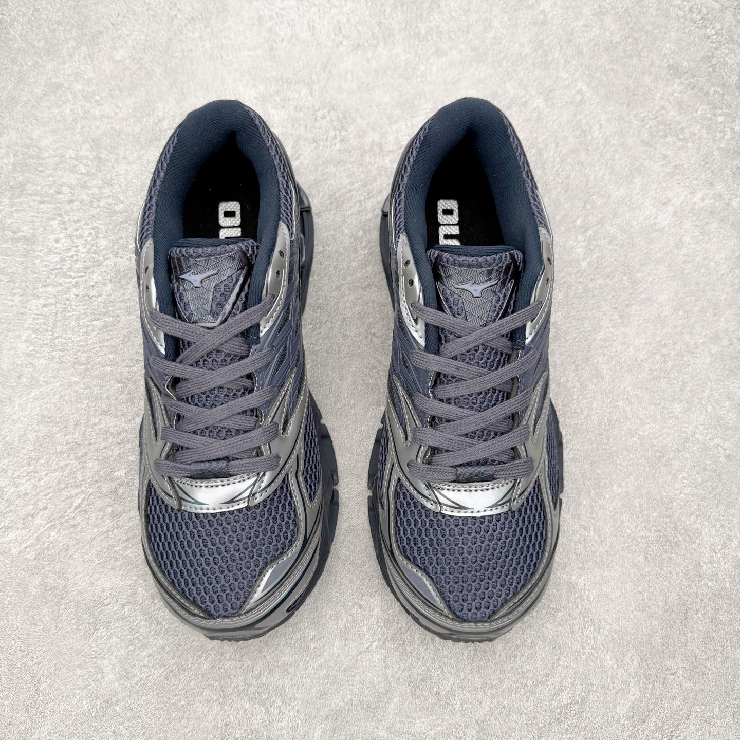 图片[2]-#XN 美津浓 Mizuno Wave Prophecy LS 机械缓震跑鞋 南美特供批次 美津浓（Mizuno）是日本美津浓株式会社于1906年创立的运动品牌，经过一个多世纪的不断努力现已成为世界著名的运动器具、服装和鞋类生产商。美津浓力求服务于各类运动项目，并竭力使运动生活更加愉快和振奋。产品种类齐全，覆盖几乎全部主要运动项目，达到30万多个品类。尺码：36 36.5 37.5 38 38.5 39 40 40.5 41 42 42.5 43 44 44.5 45-选品中心