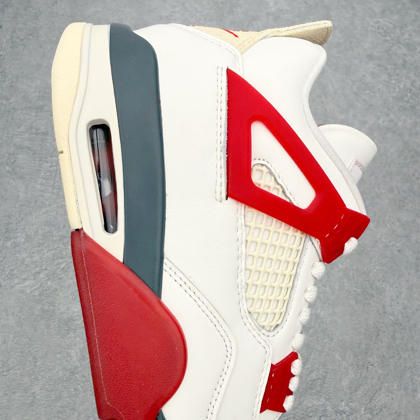 Nigel Sylvester x Jordan Air Jordan AJ4 联名白砖红 IQ8055