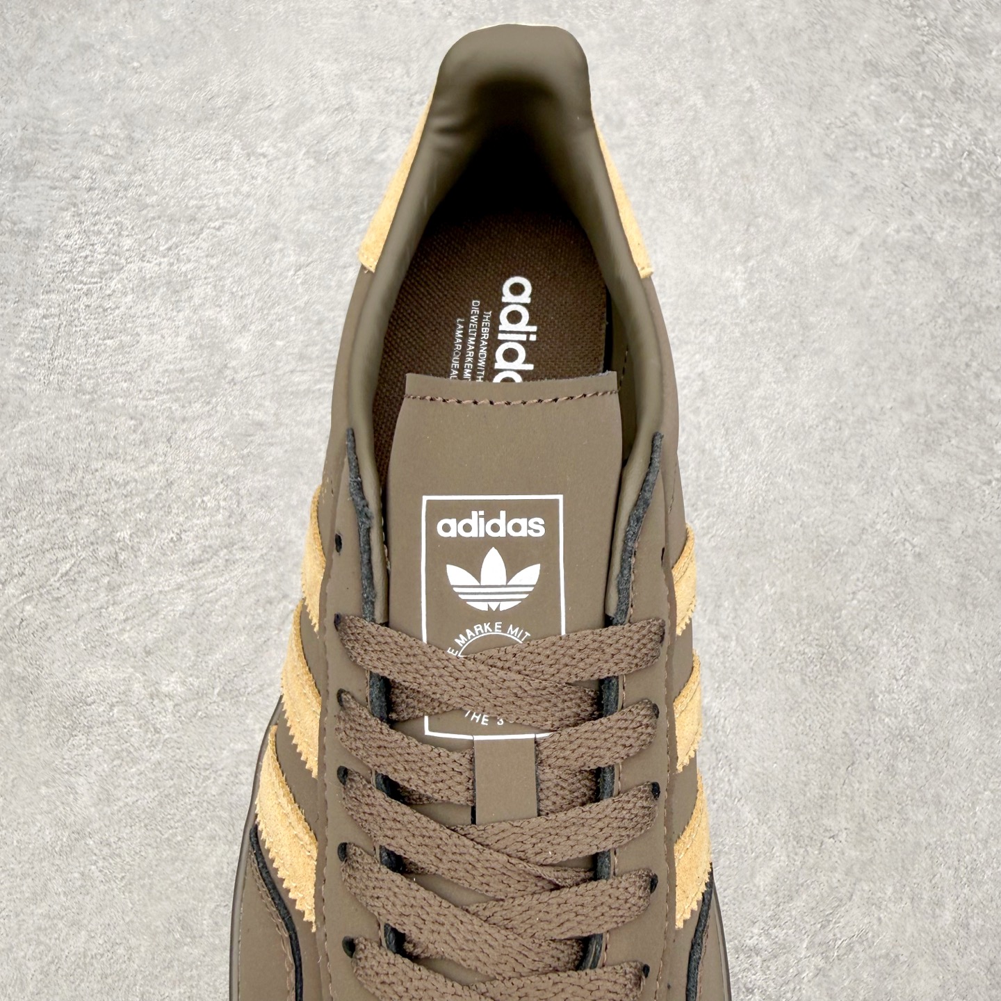 AD Gazelle Indoor Trainers 羚羊内训系列低帮复古百搭休闲运动德训风板鞋 JQ8