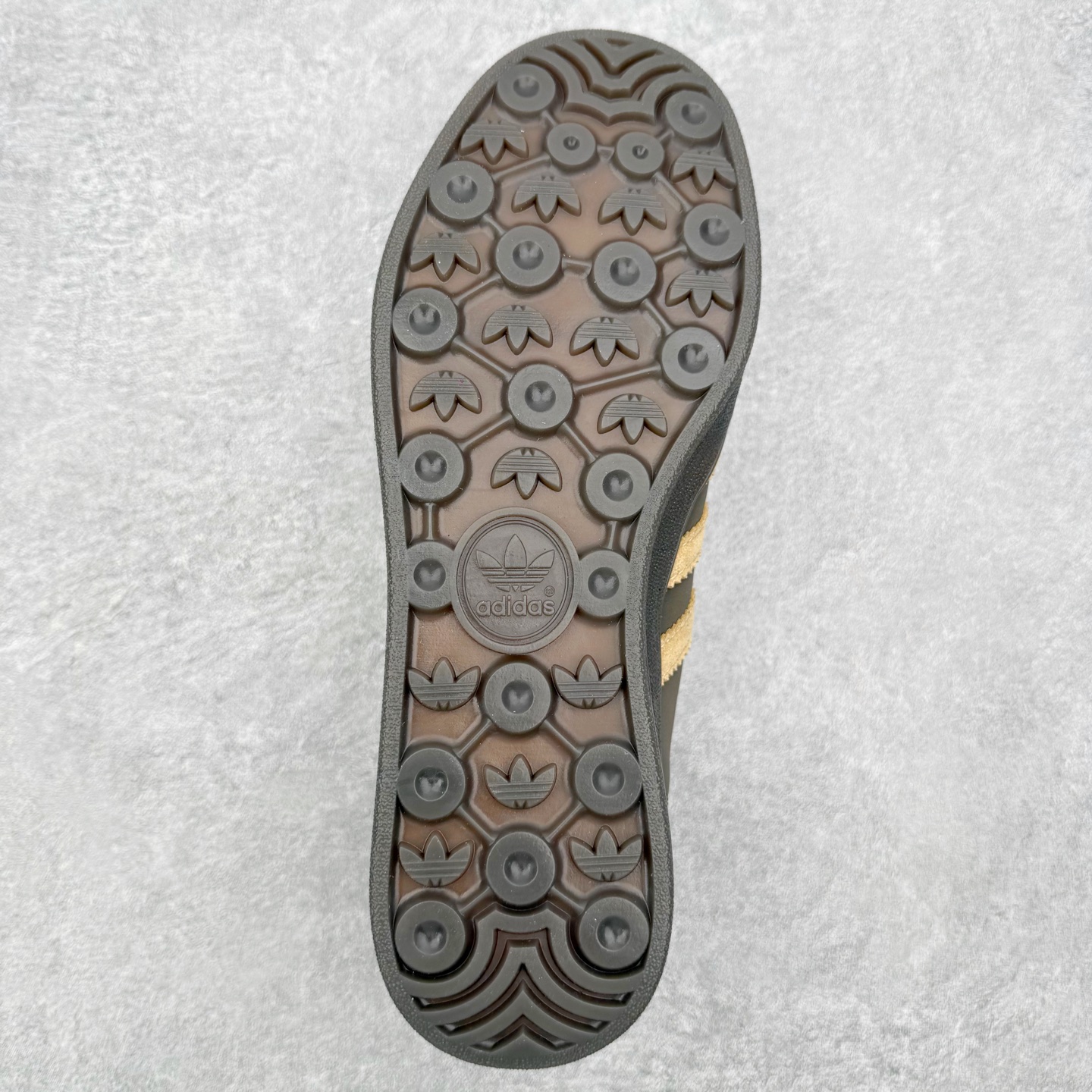 AD Gazelle Indoor Trainers 羚羊内训系列低帮复古百搭休闲运动德训风板鞋 JQ8