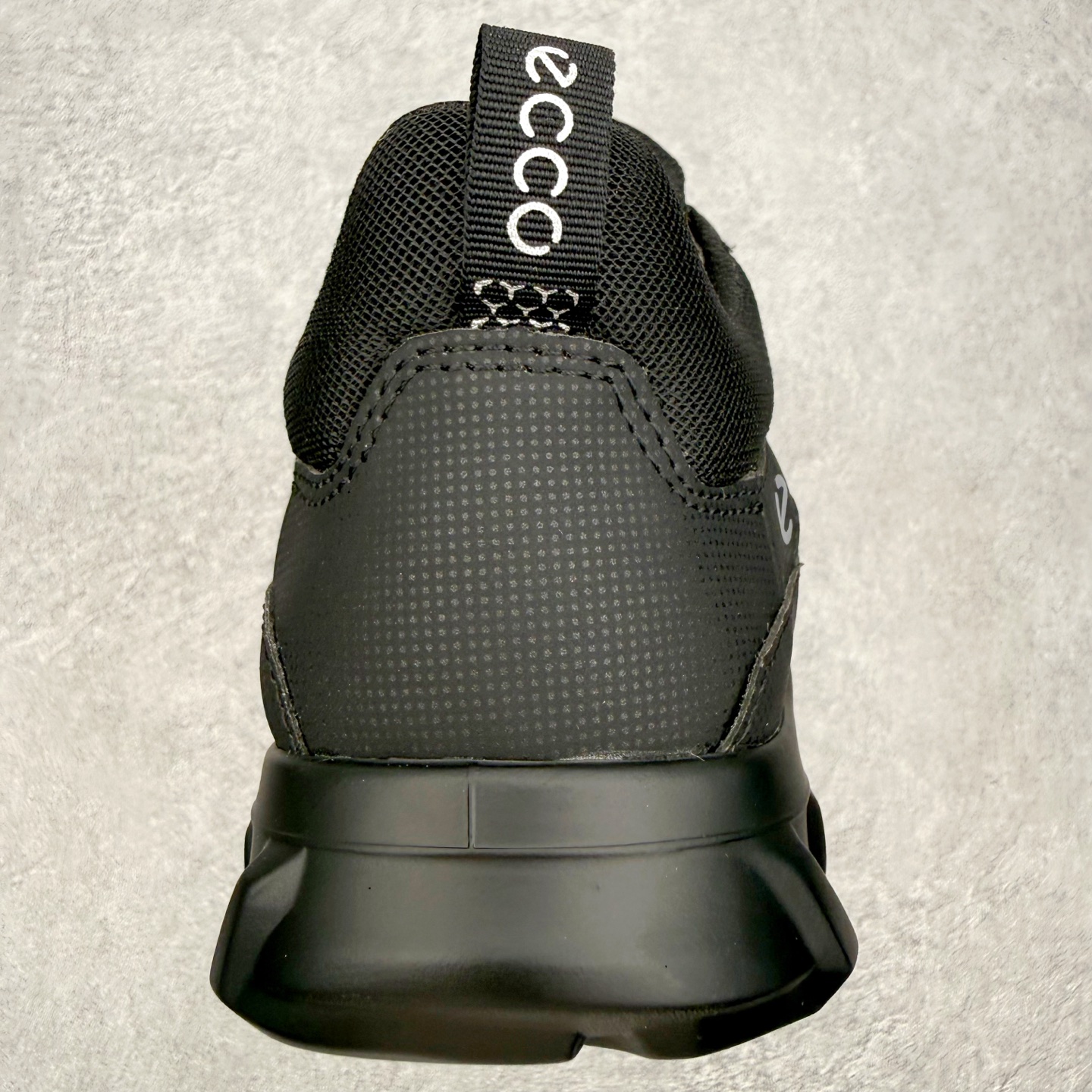 ecco爱步 SS26 BIOM 2.2 TRL 户外舒适百搭通勤低帮生活休闲鞋 ECCO以三大核心特征